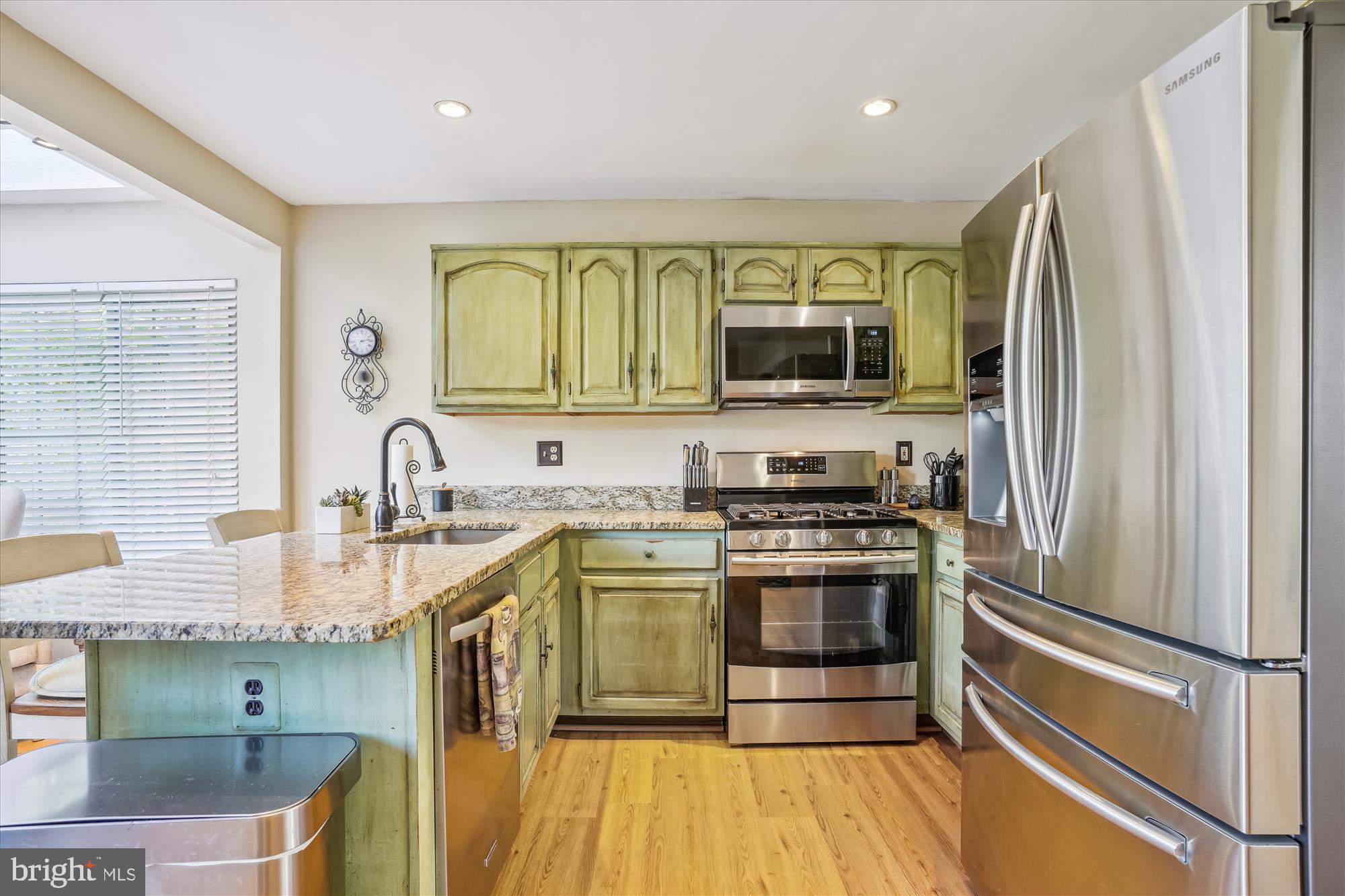 ASHBURN VILLAGE - Residential