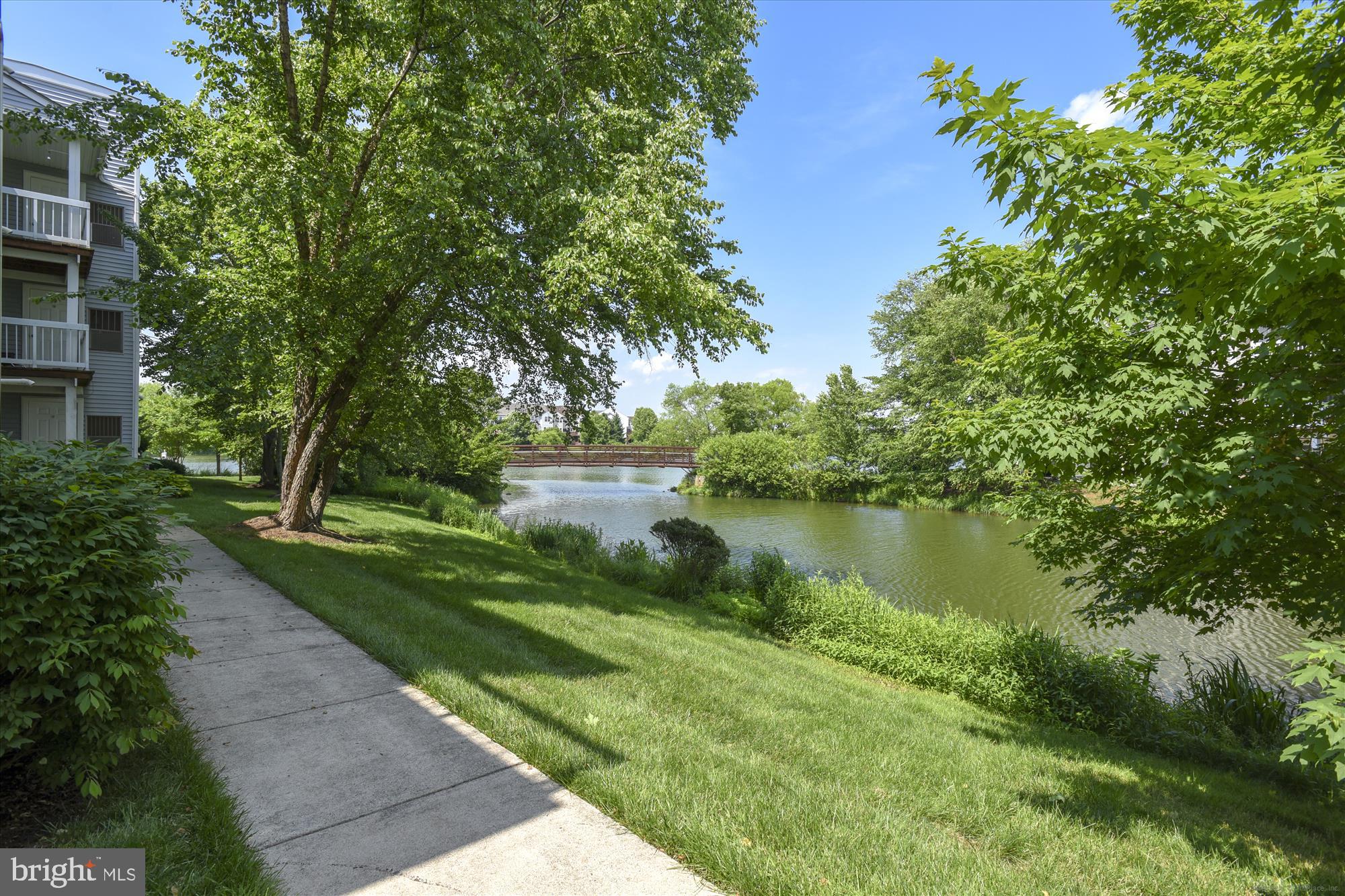 ASHBURN VILLAGE - Residential