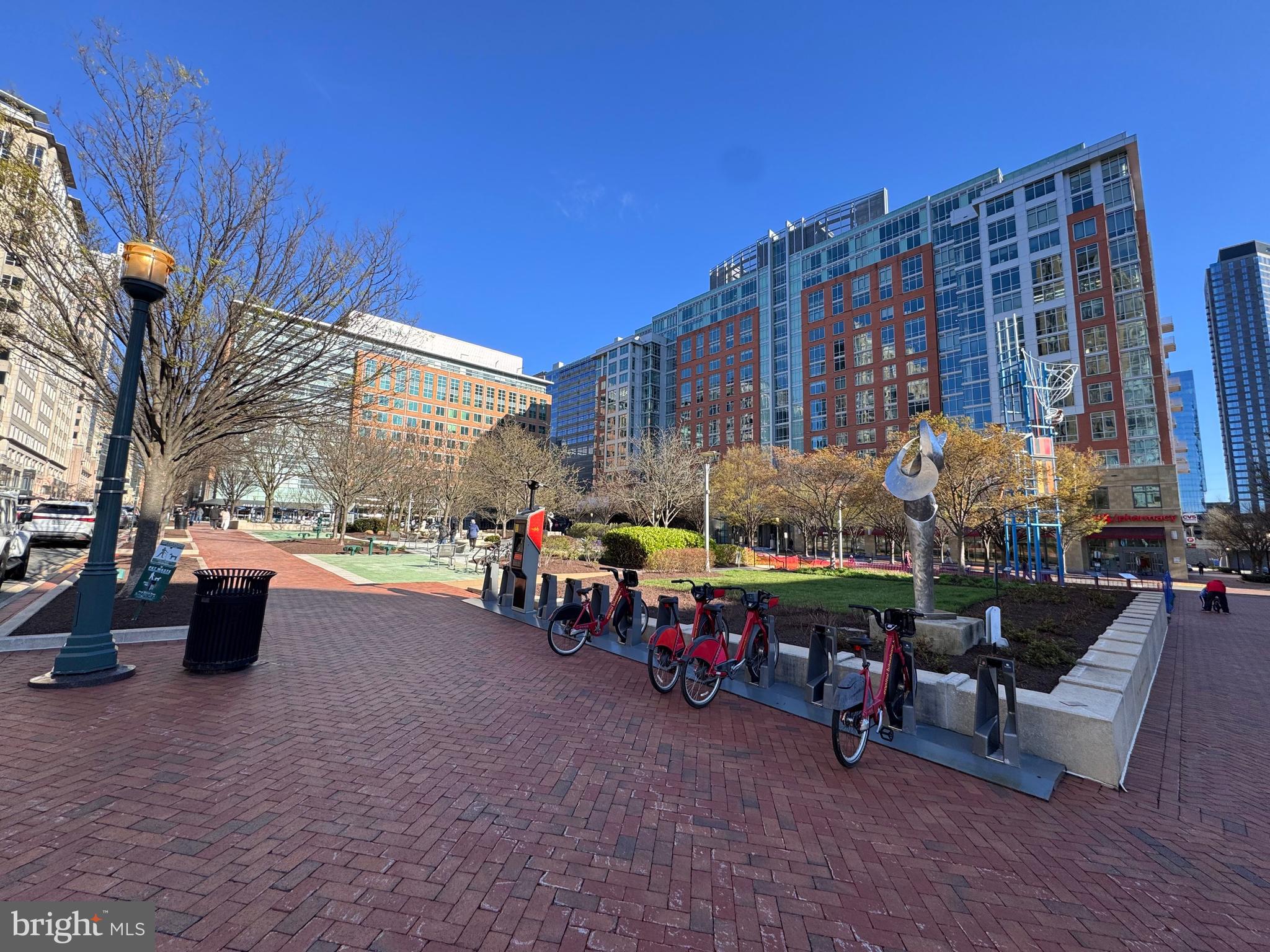 SAVOY AT RESTON TOWN CENTER - Residential