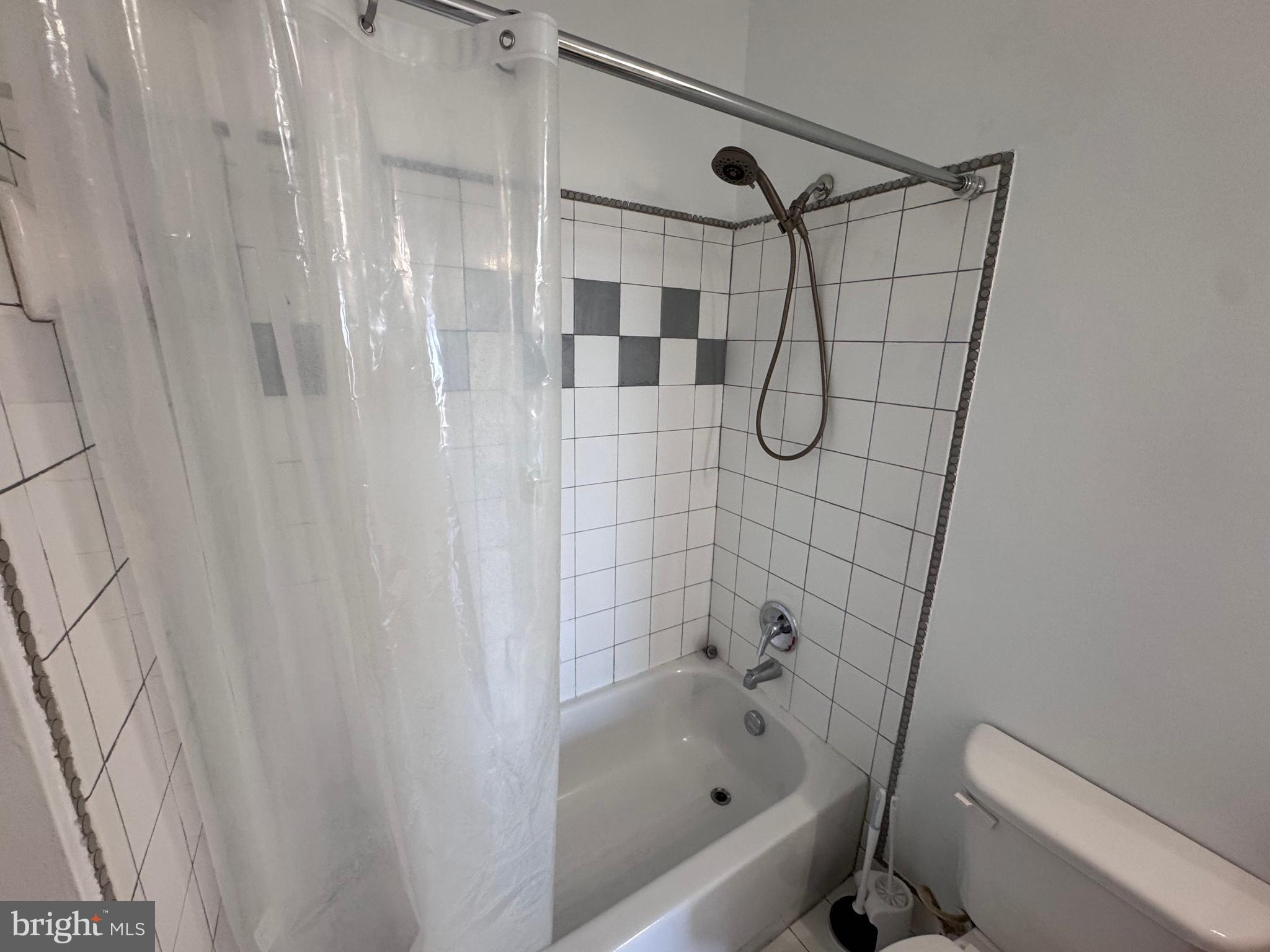 SAVOY AT RESTON TOWN CENTER - Residential