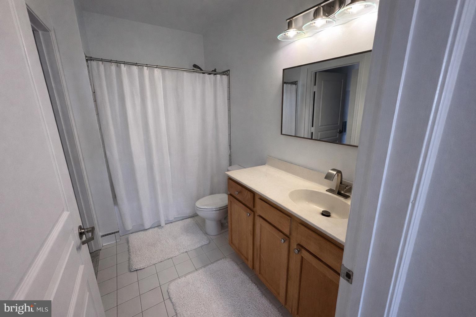 SAVOY AT RESTON TOWN CENTER - Residential