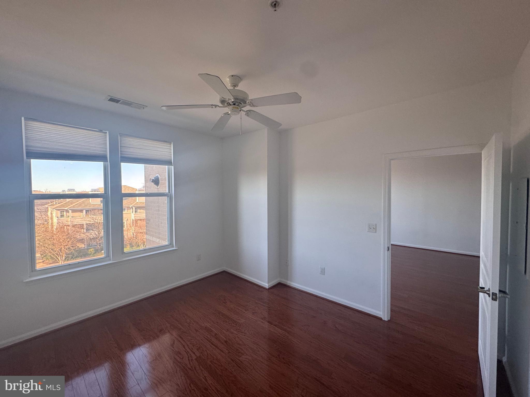 SAVOY AT RESTON TOWN CENTER - Residential