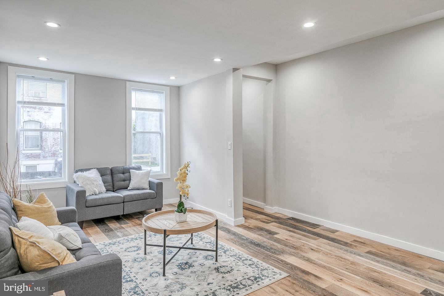 2021 W OXFORD STREET