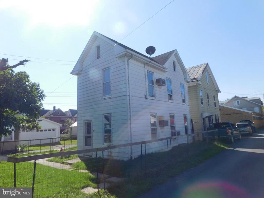 great rental - 3 bedroom, 1 bath; eat in kitchen, hardwood floors in dining room and living room; off street parking