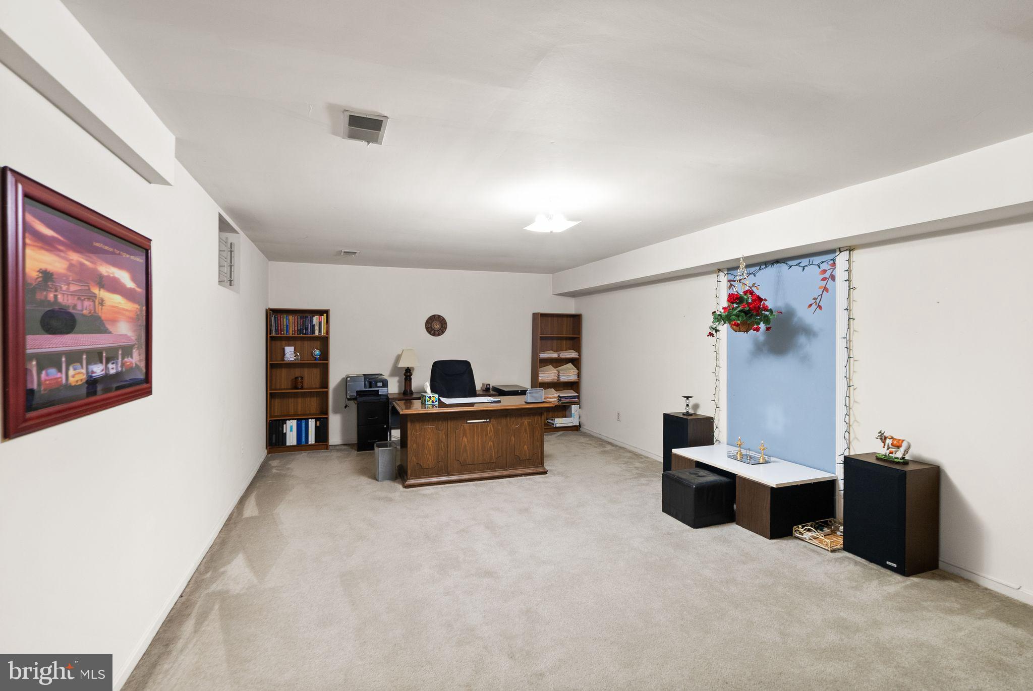 LAKE FAIRFAX PARK ESTATE - Residential