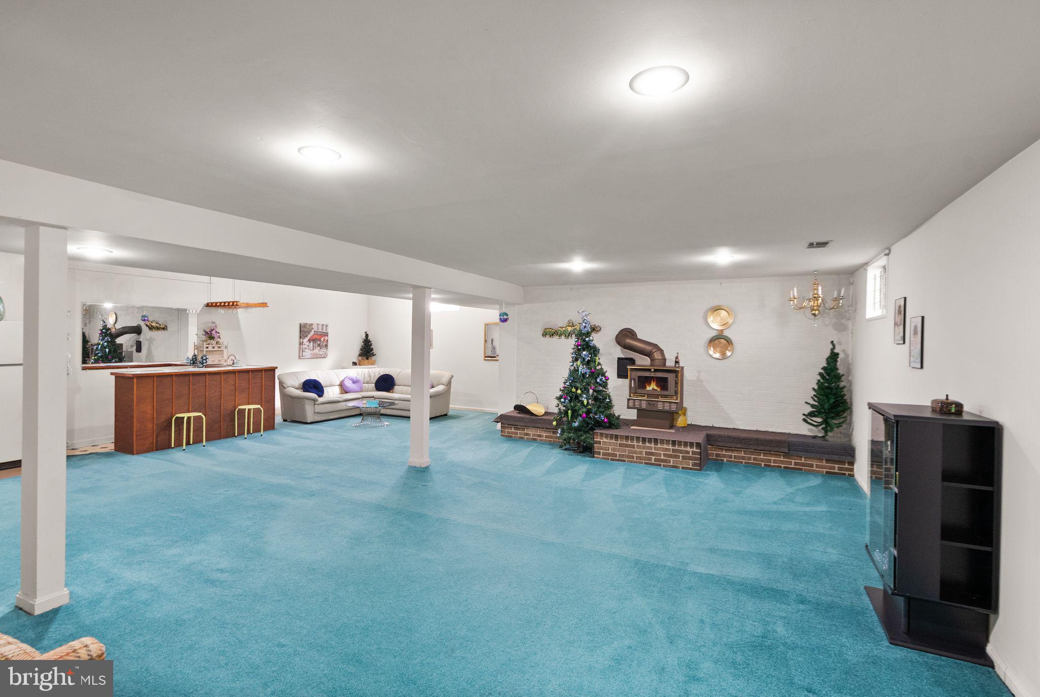 LAKE FAIRFAX PARK ESTATE - Residential