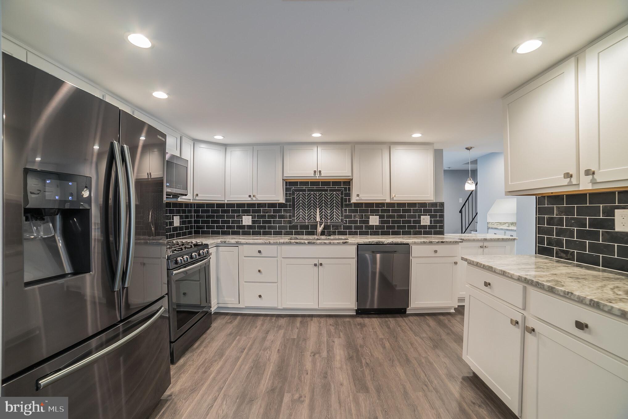 1754 WOODRIDGE COURT