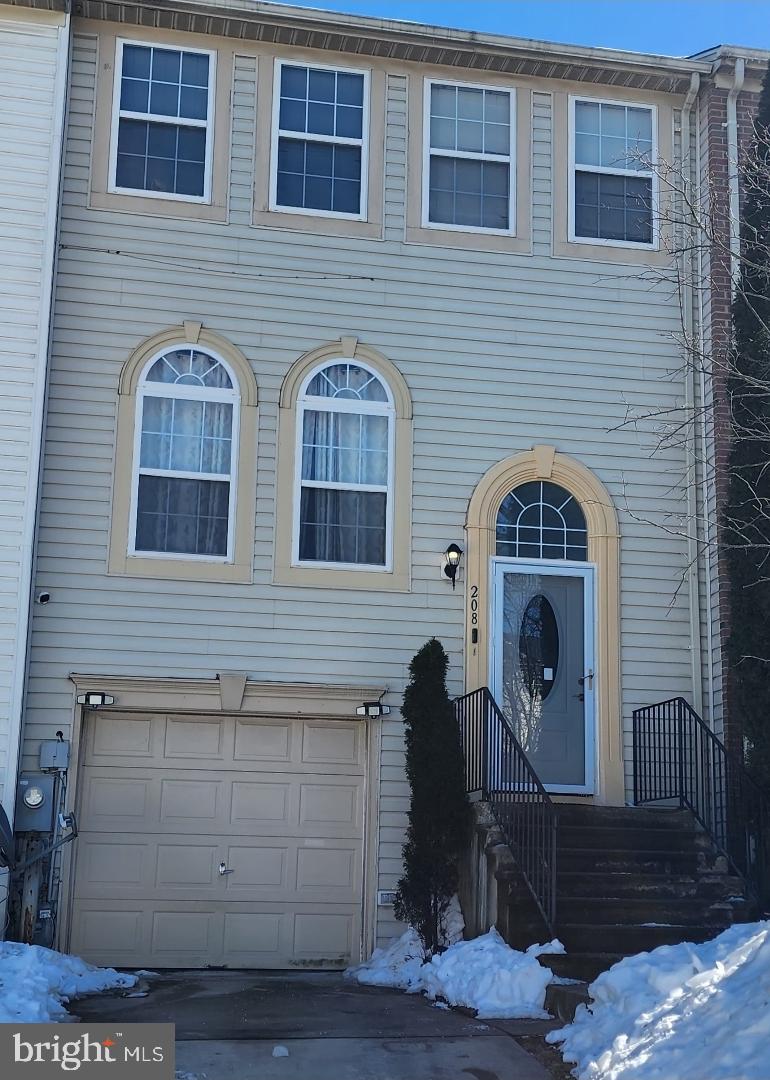 208 PERSIMMON CIRCLE