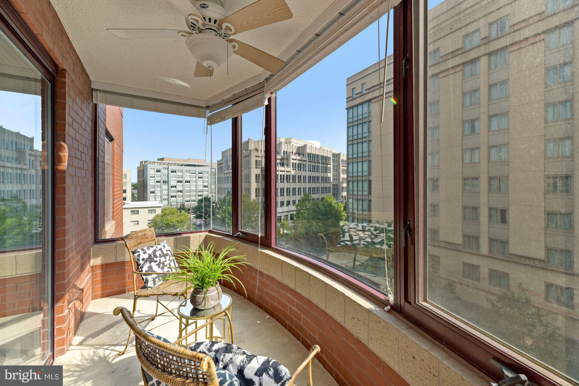 CHARLESTON - Residential