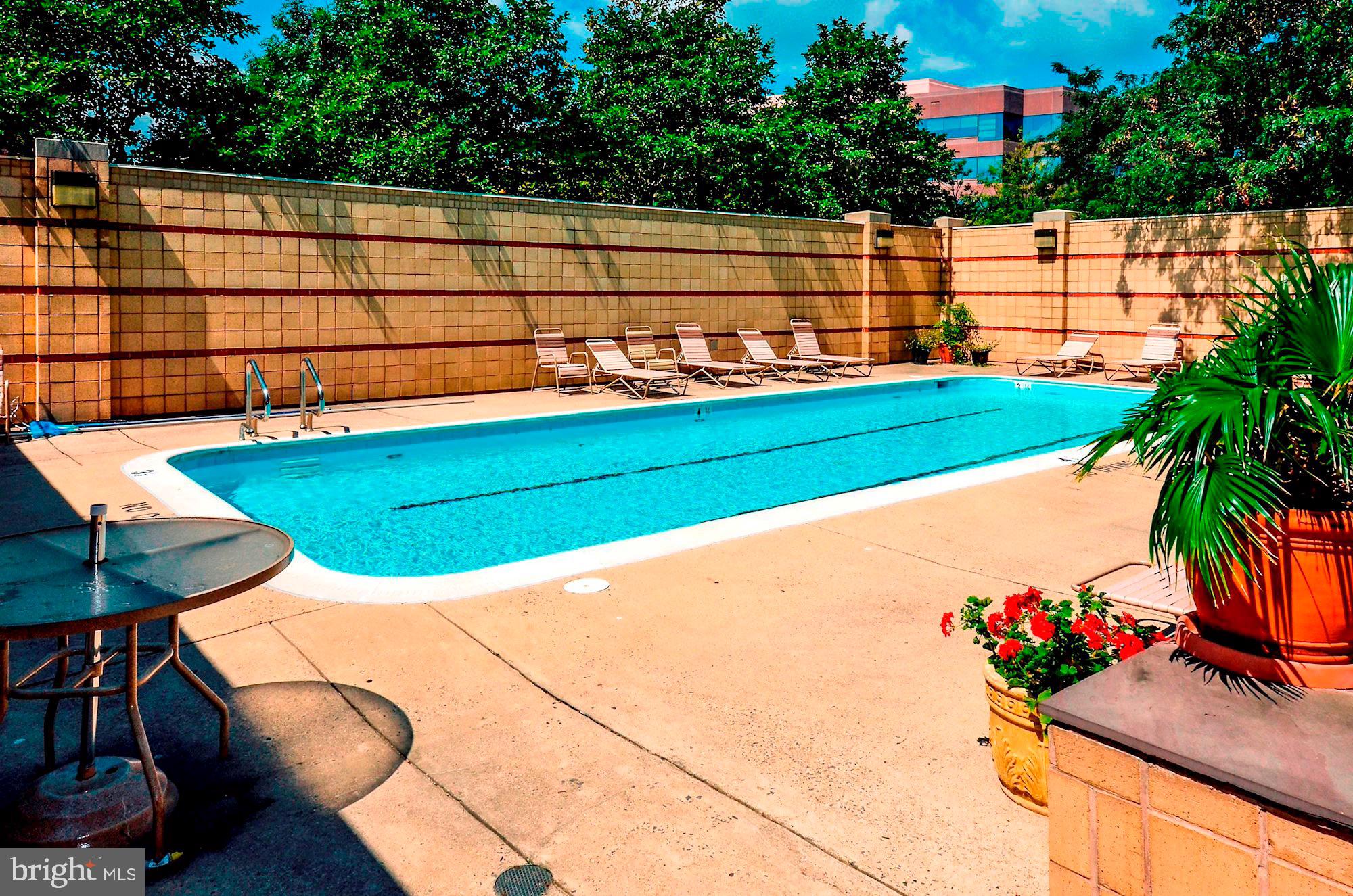 CHARLESTON - Residential