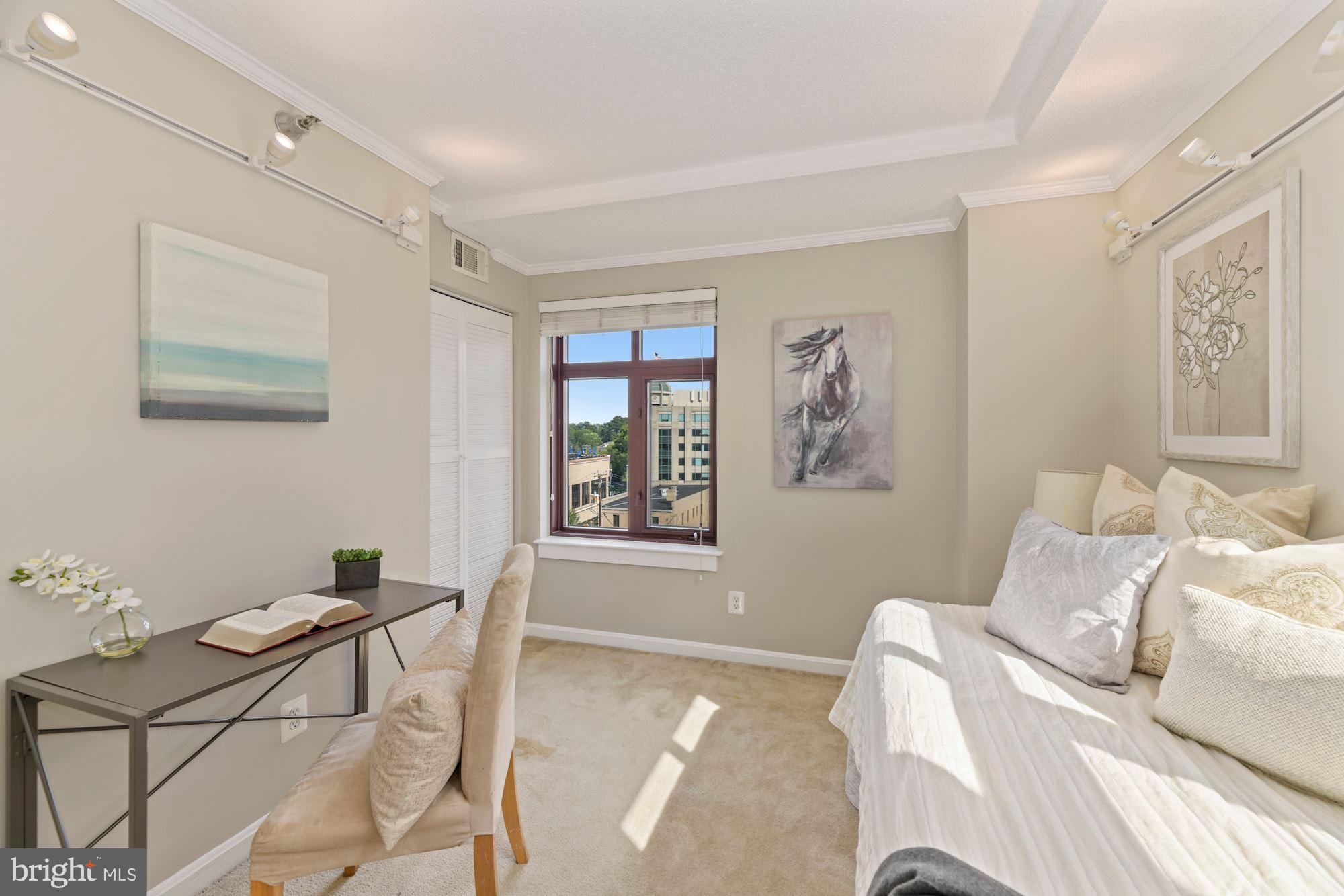 CHARLESTON - Residential