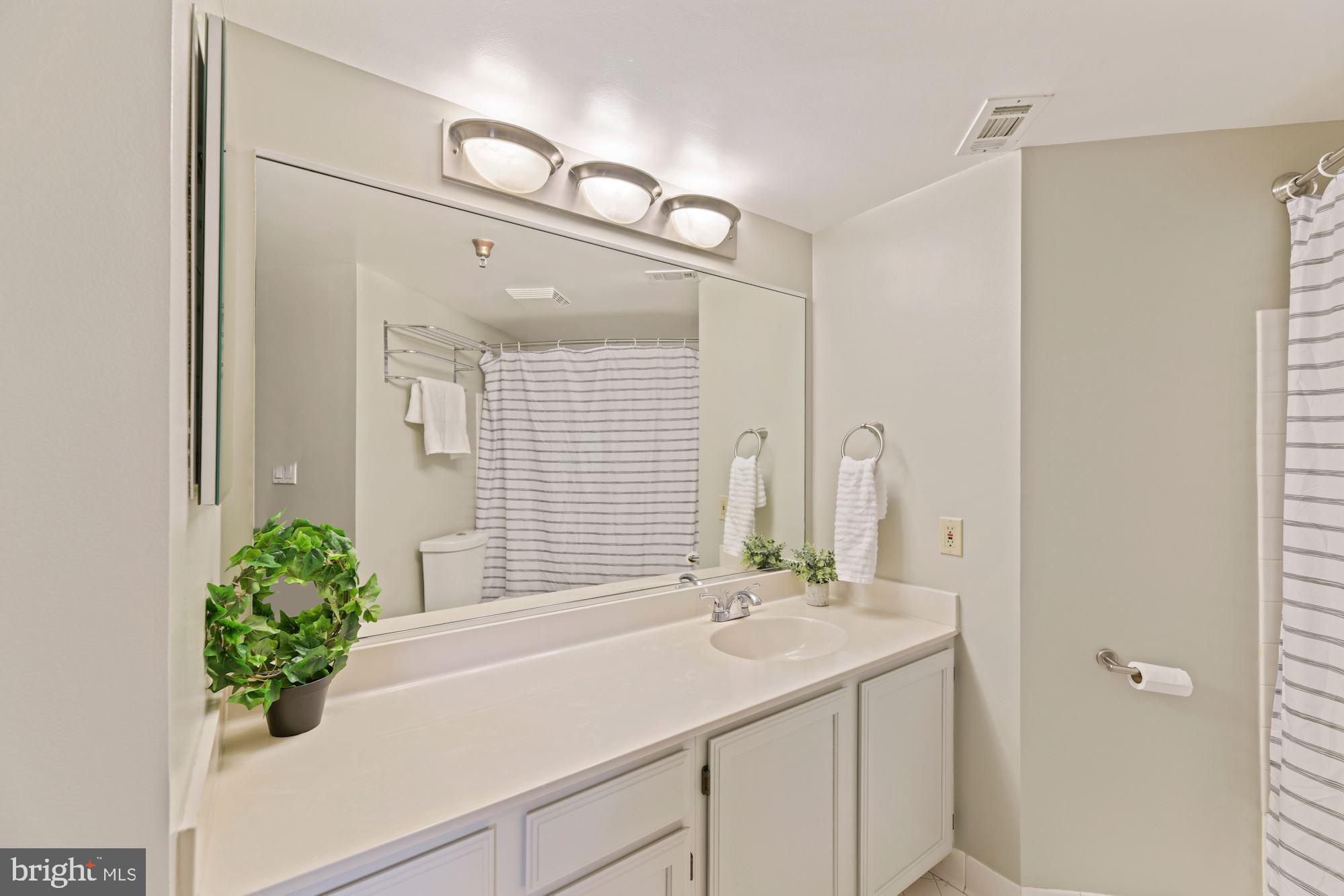 CHARLESTON - Residential