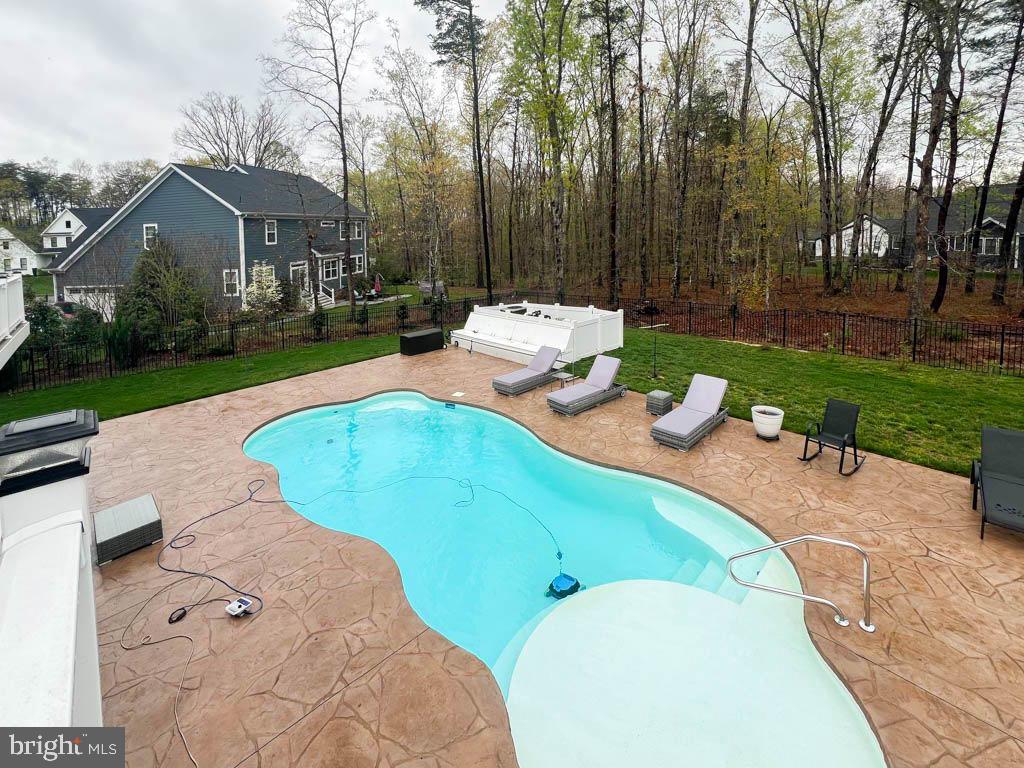 FAWN LAKE - Residential Lease