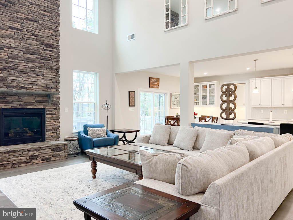 FAWN LAKE - Residential Lease