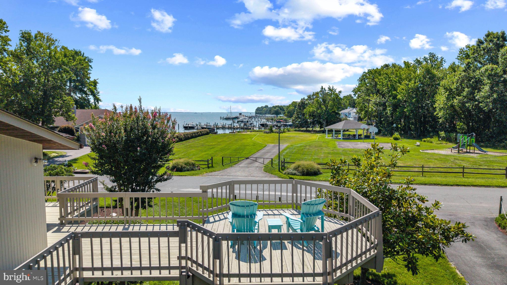 1527 GORDON COVE DRIVE