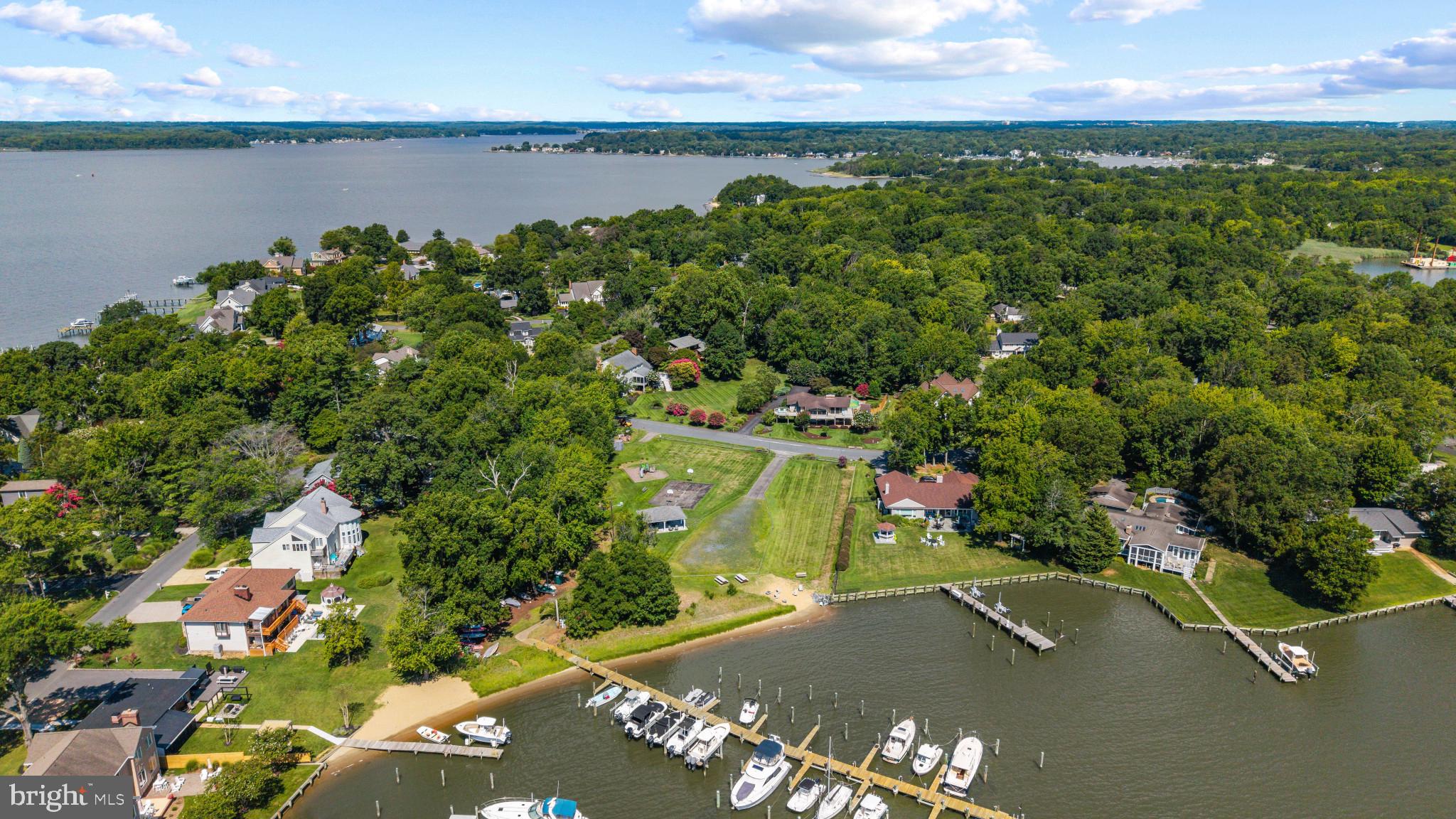 1527 GORDON COVE DRIVE