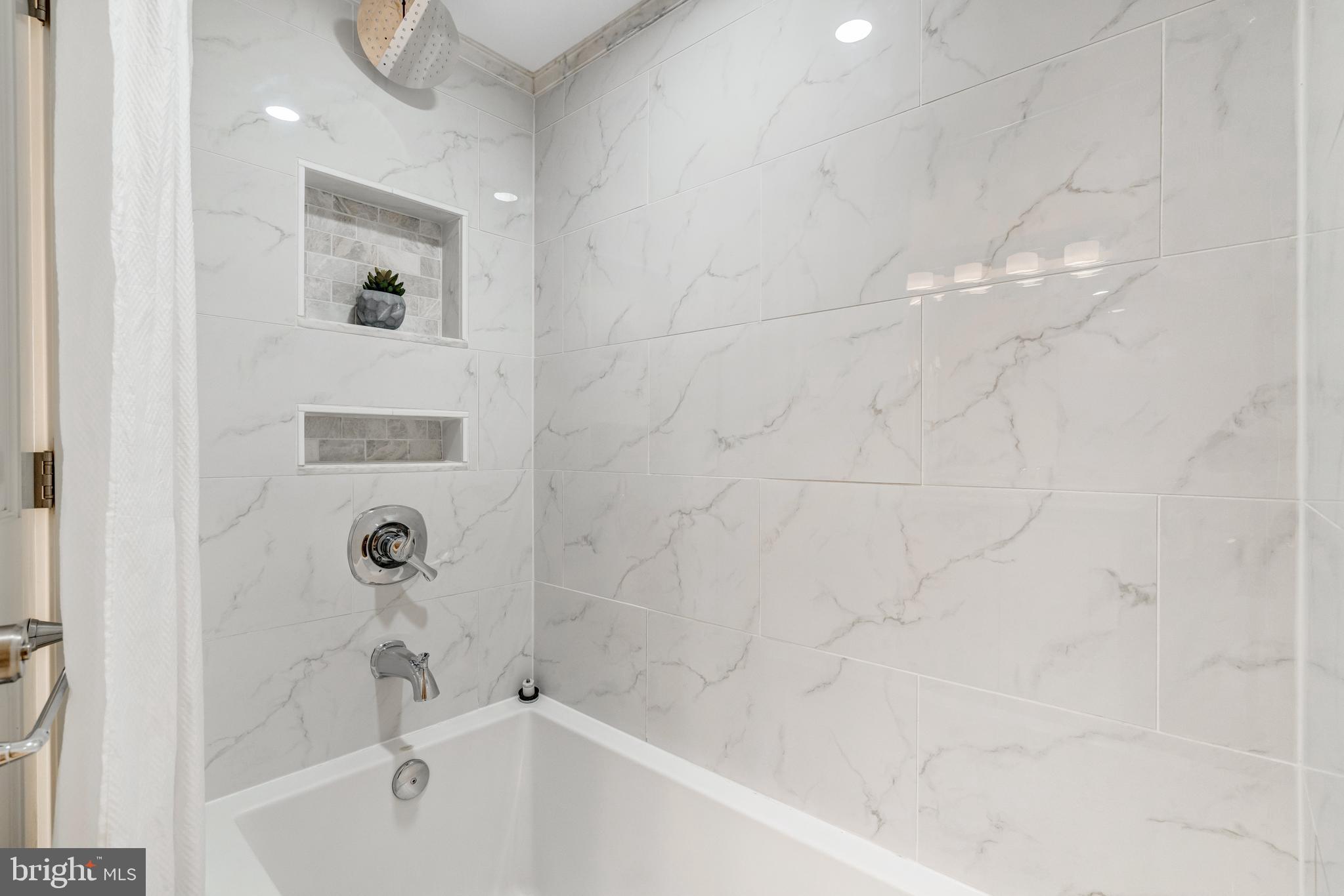 BRADDOCK PLACE - Residential