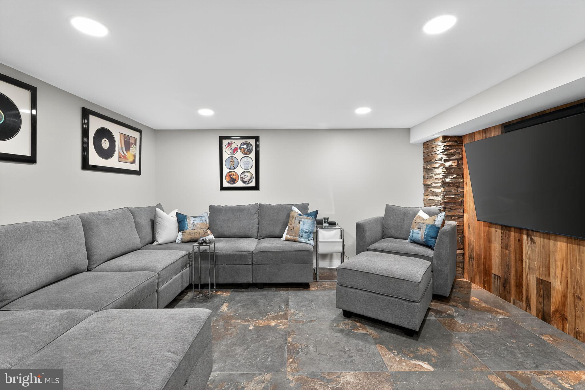 WASHINGTON SQ WEST - Residential