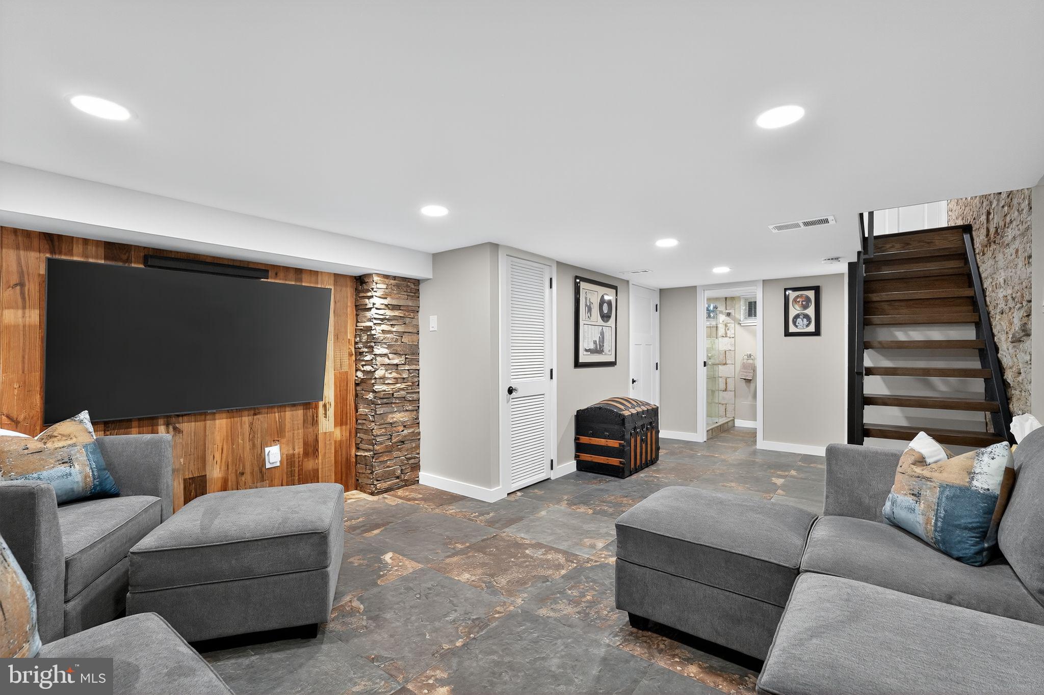 WASHINGTON SQ WEST - Residential