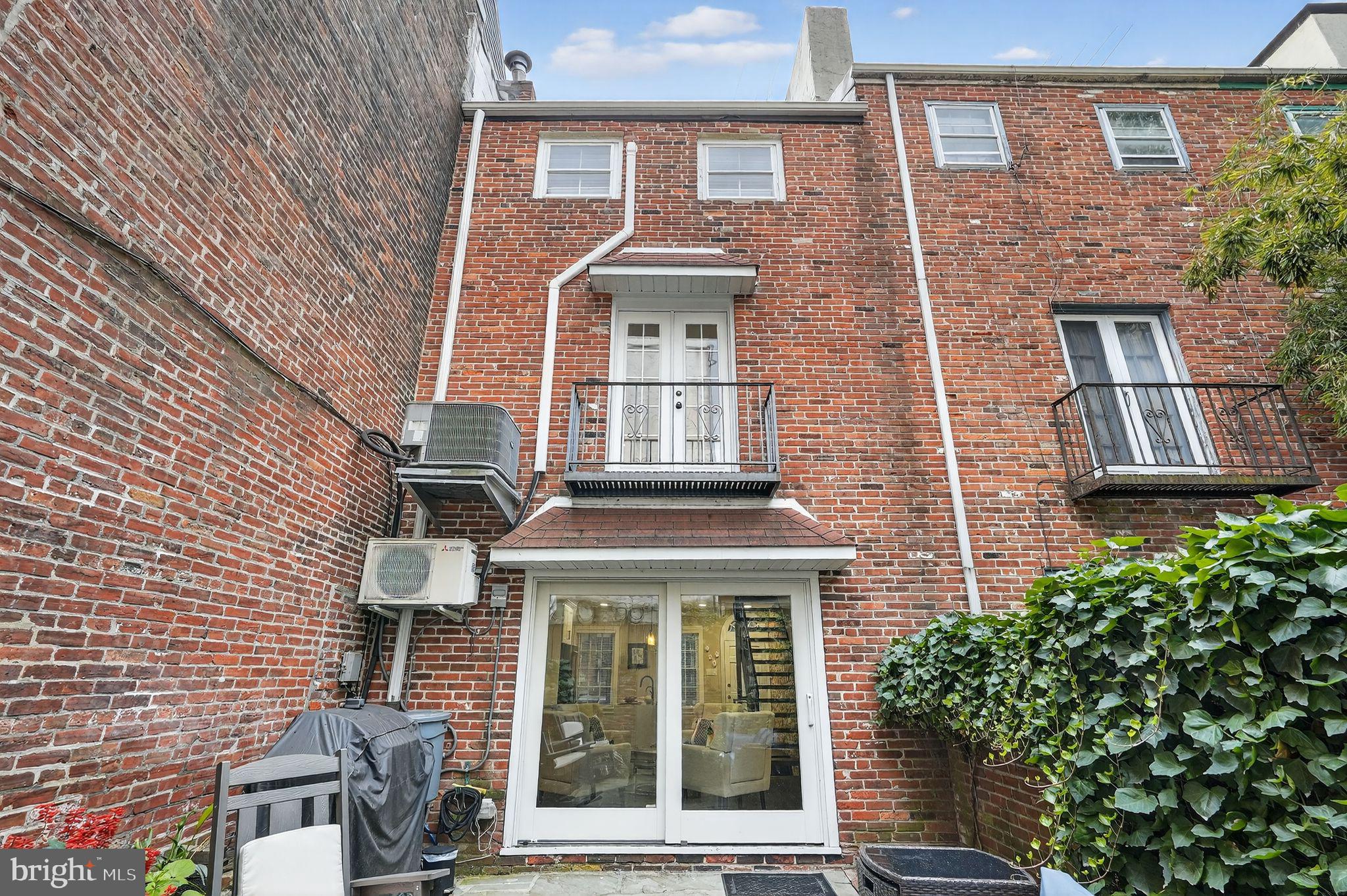 WASHINGTON SQ WEST - Residential