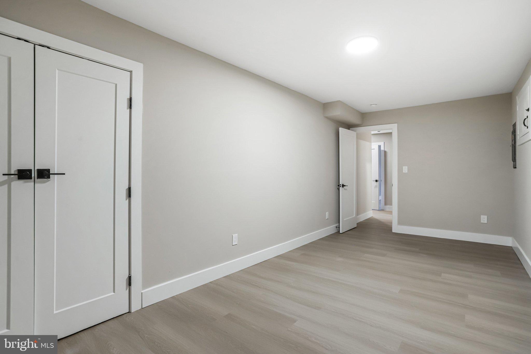 MANOR WOODS - Residential