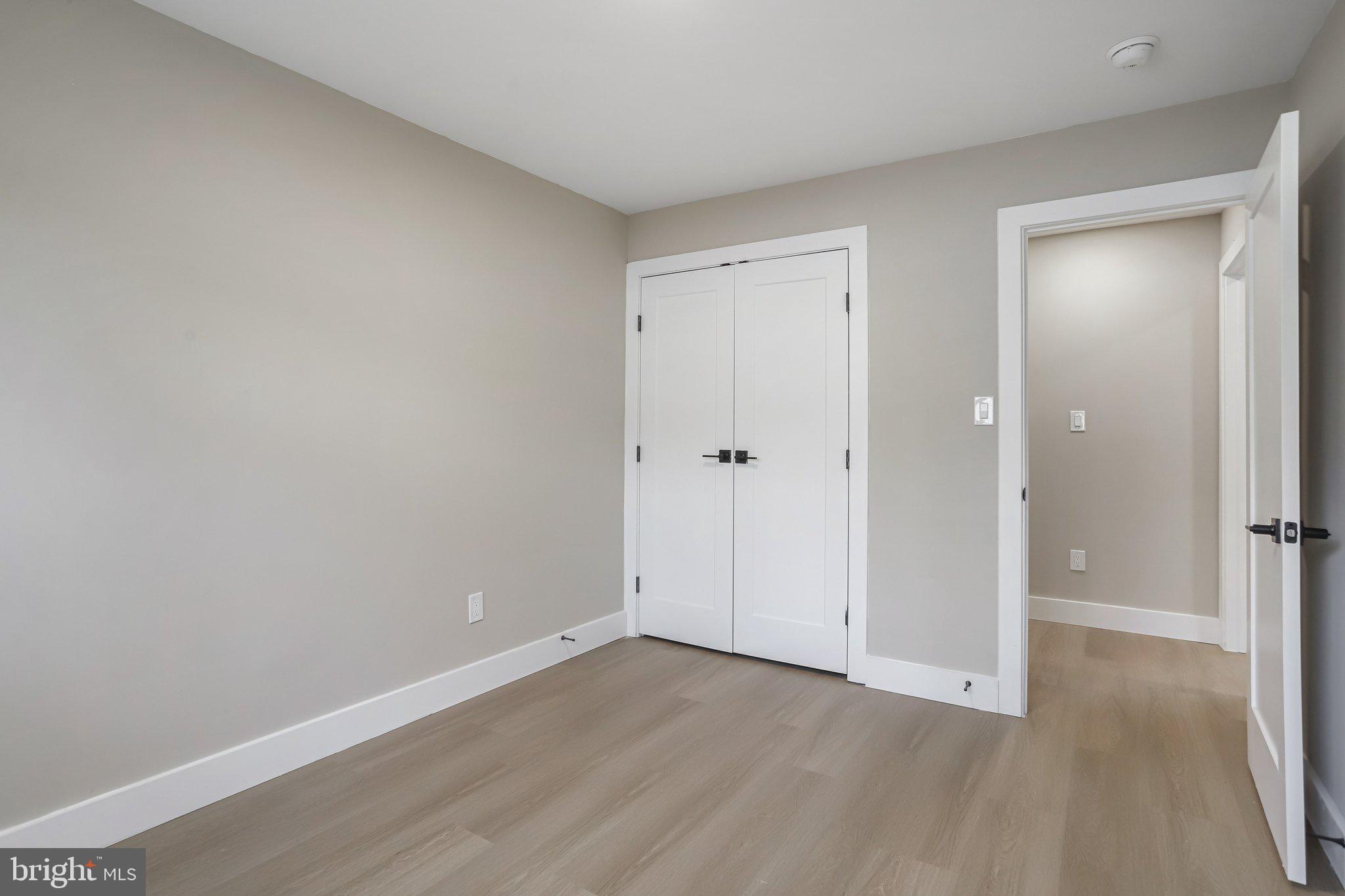 MANOR WOODS - Residential