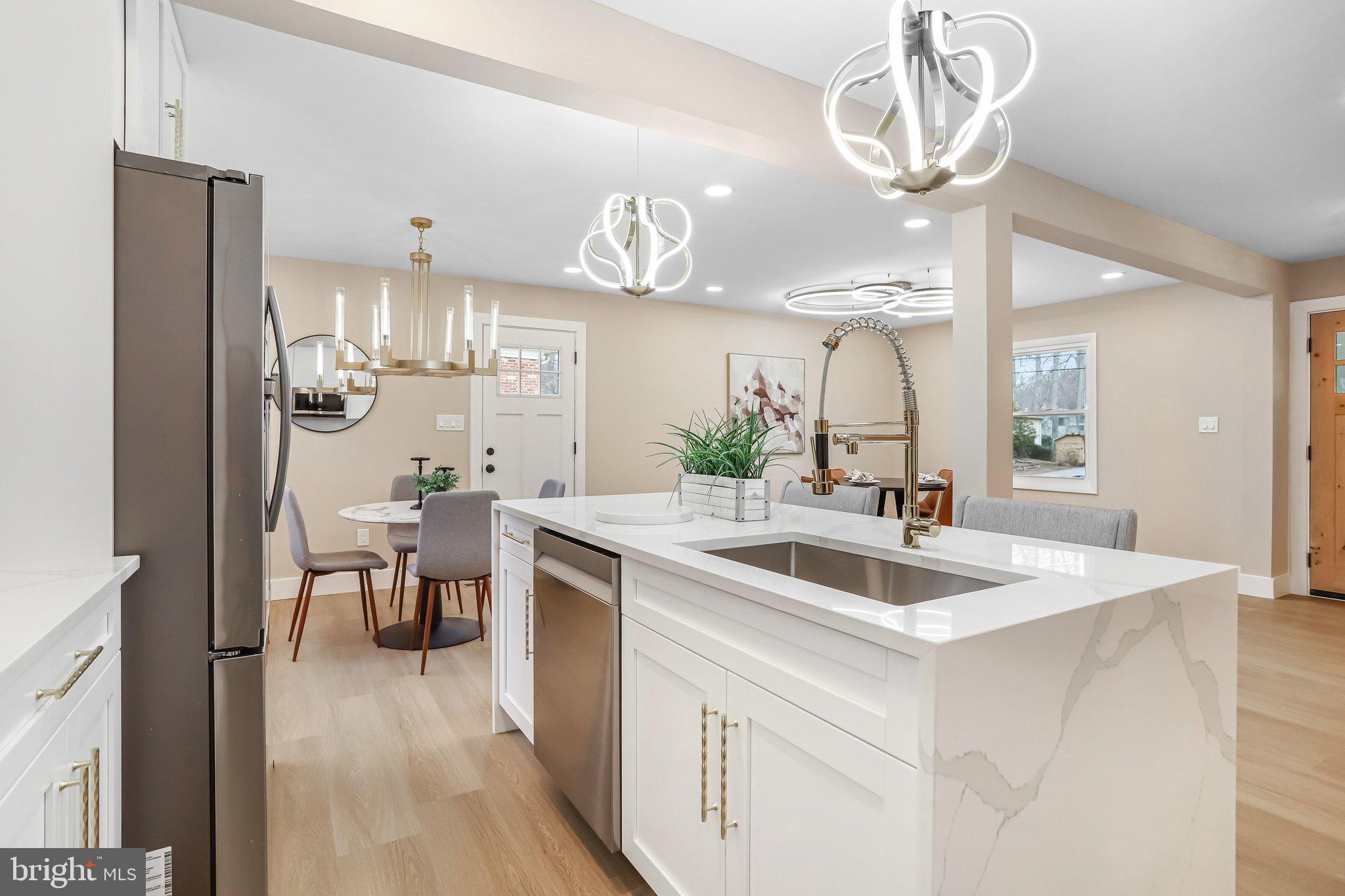 MANOR WOODS - Residential