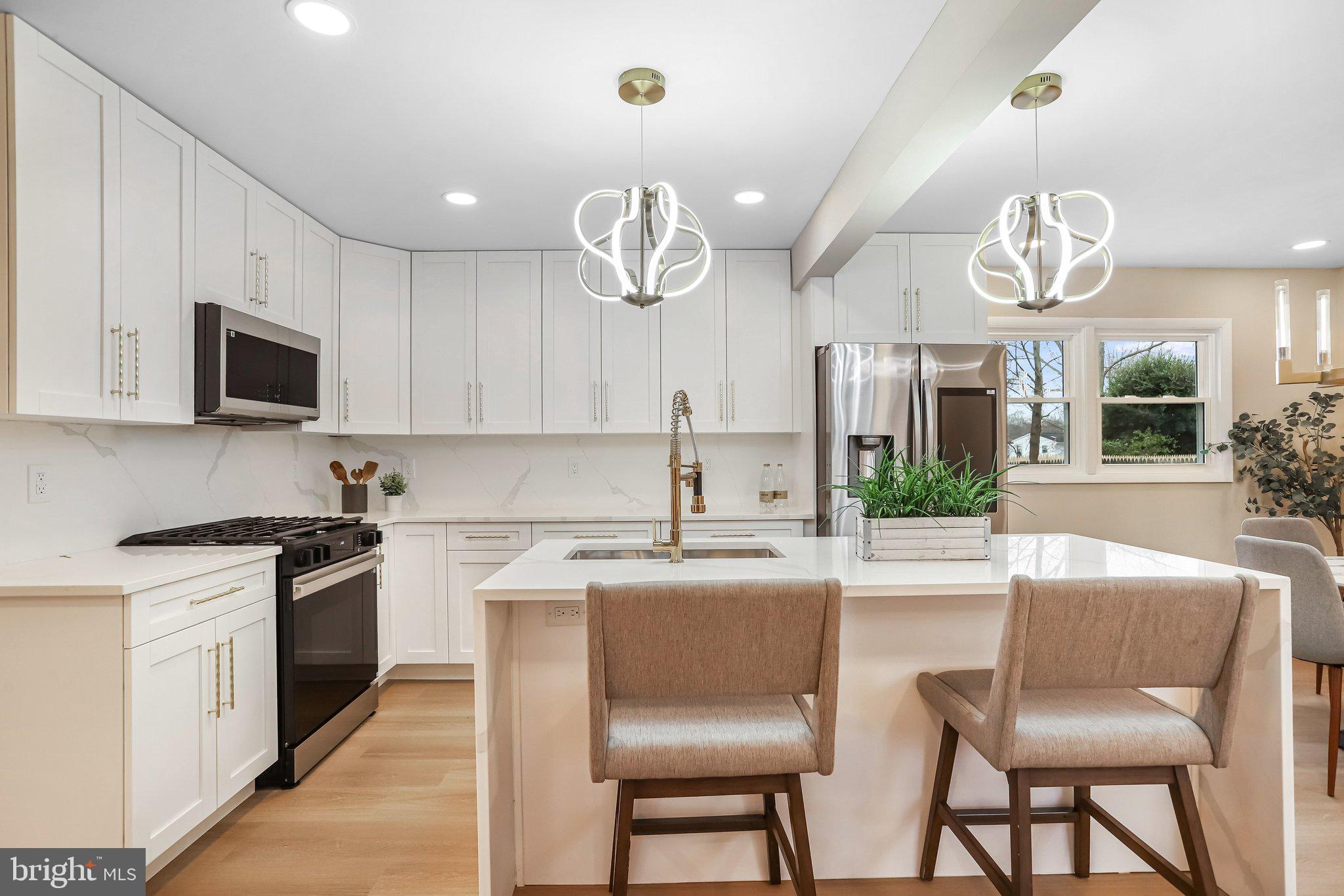 MANOR WOODS - Residential