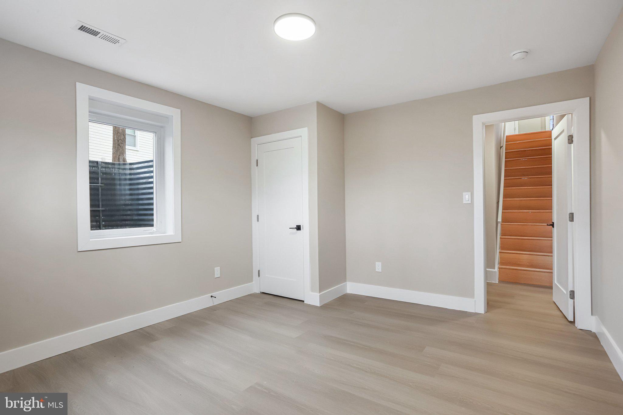 MANOR WOODS - Residential