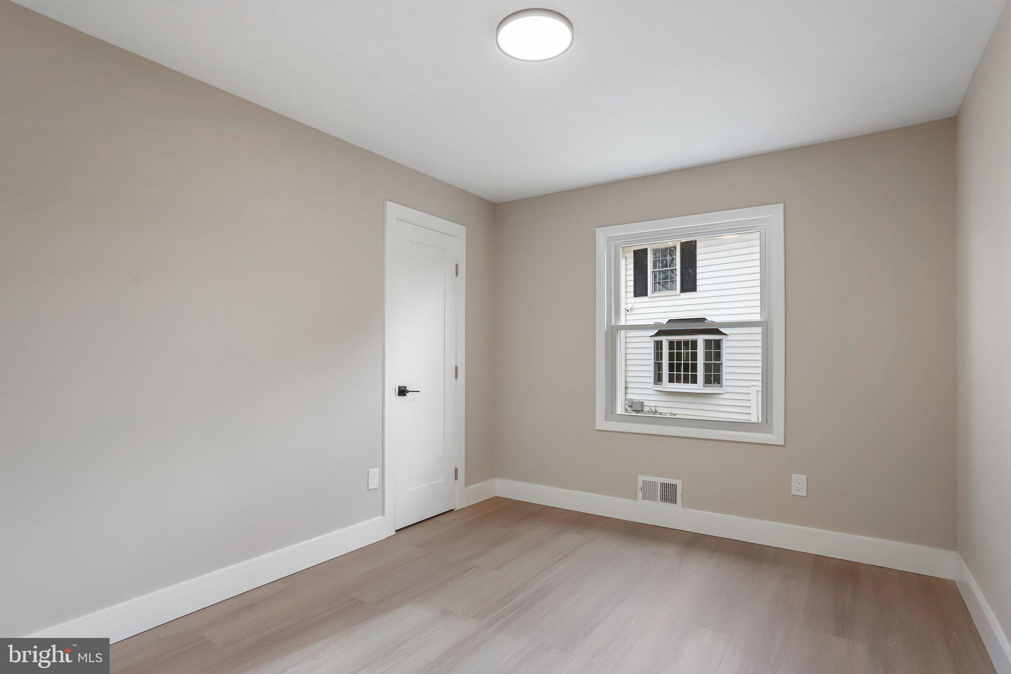 MANOR WOODS - Residential