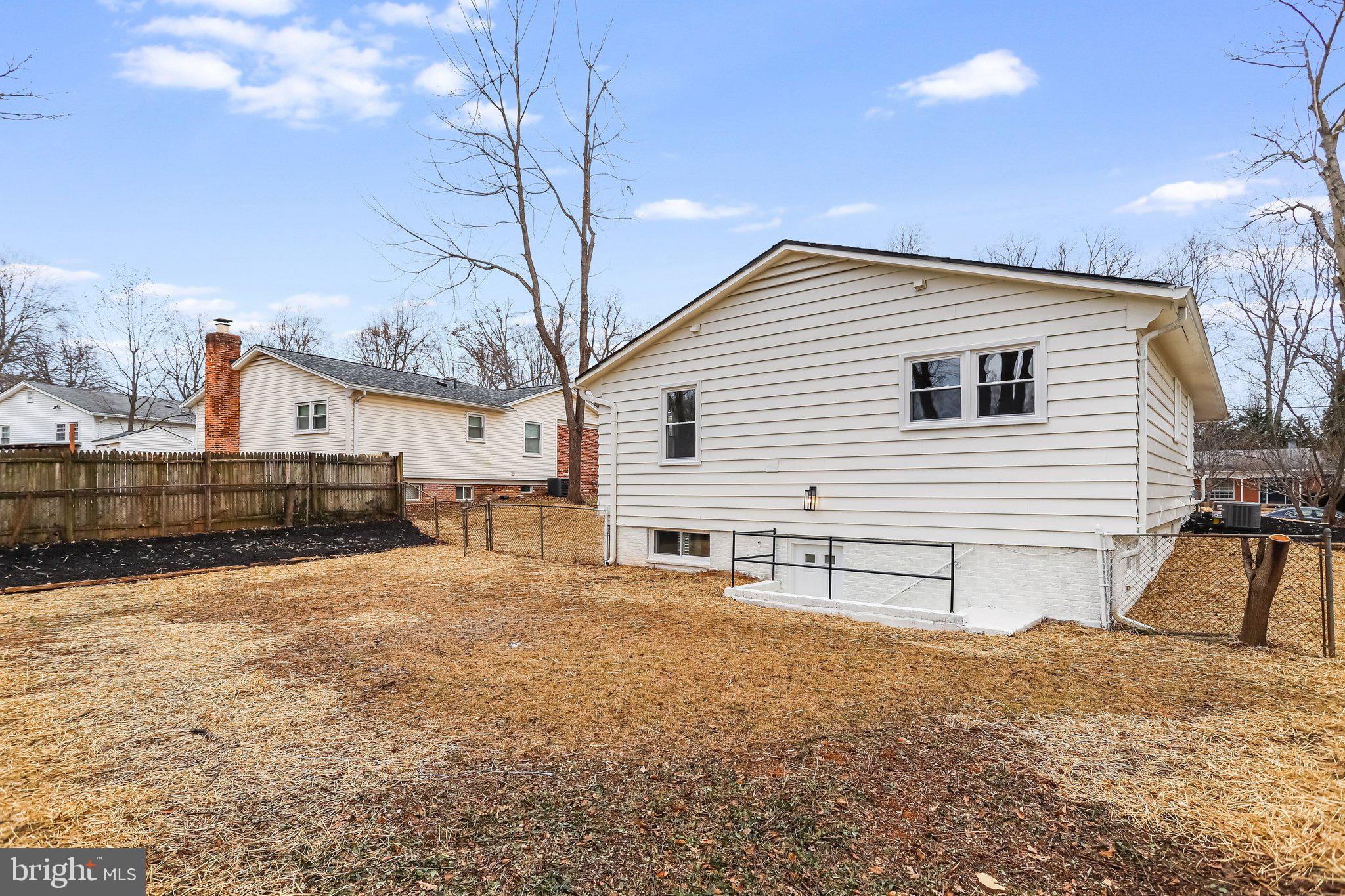 MANOR WOODS - Residential