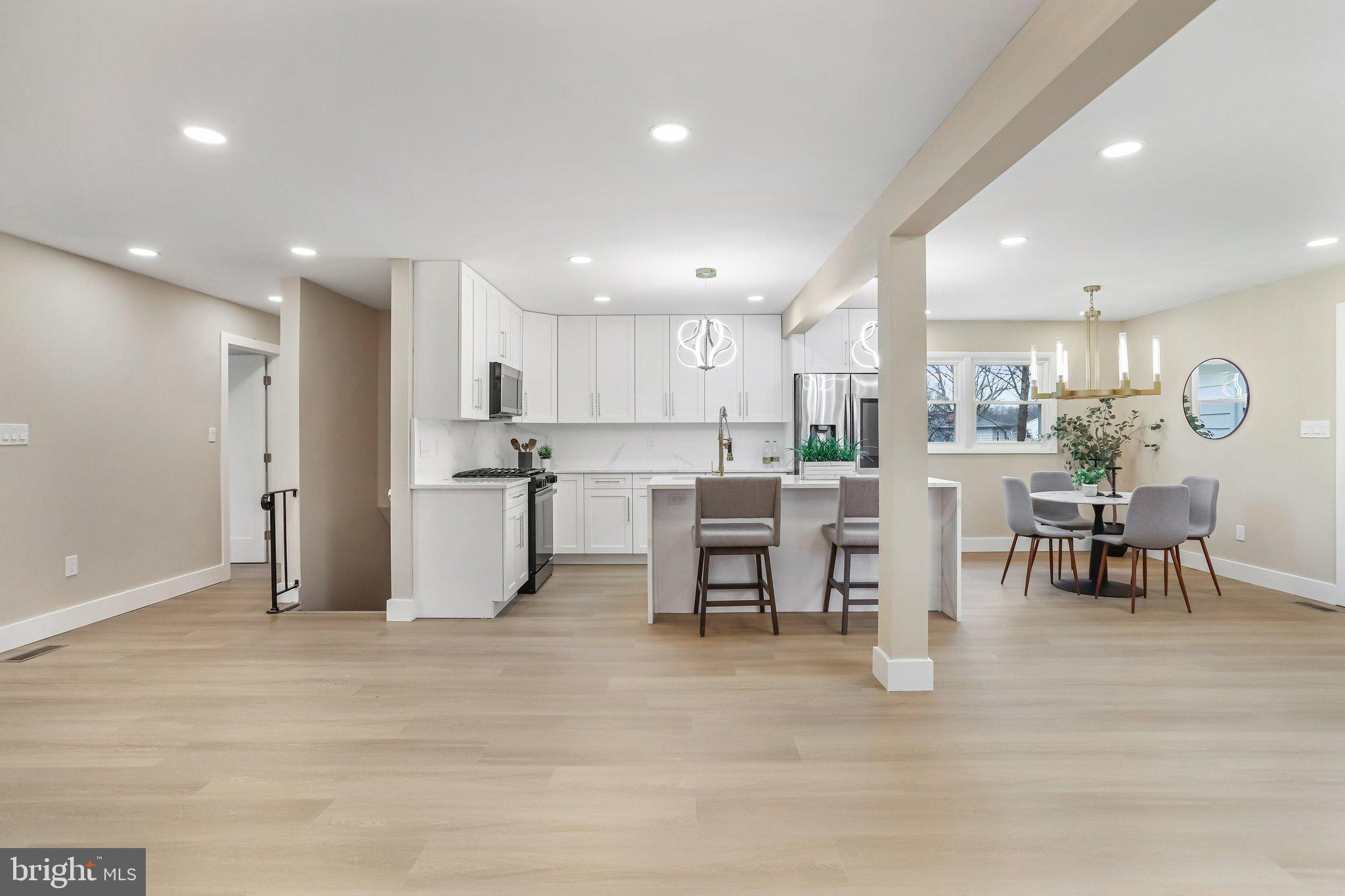 MANOR WOODS - Residential