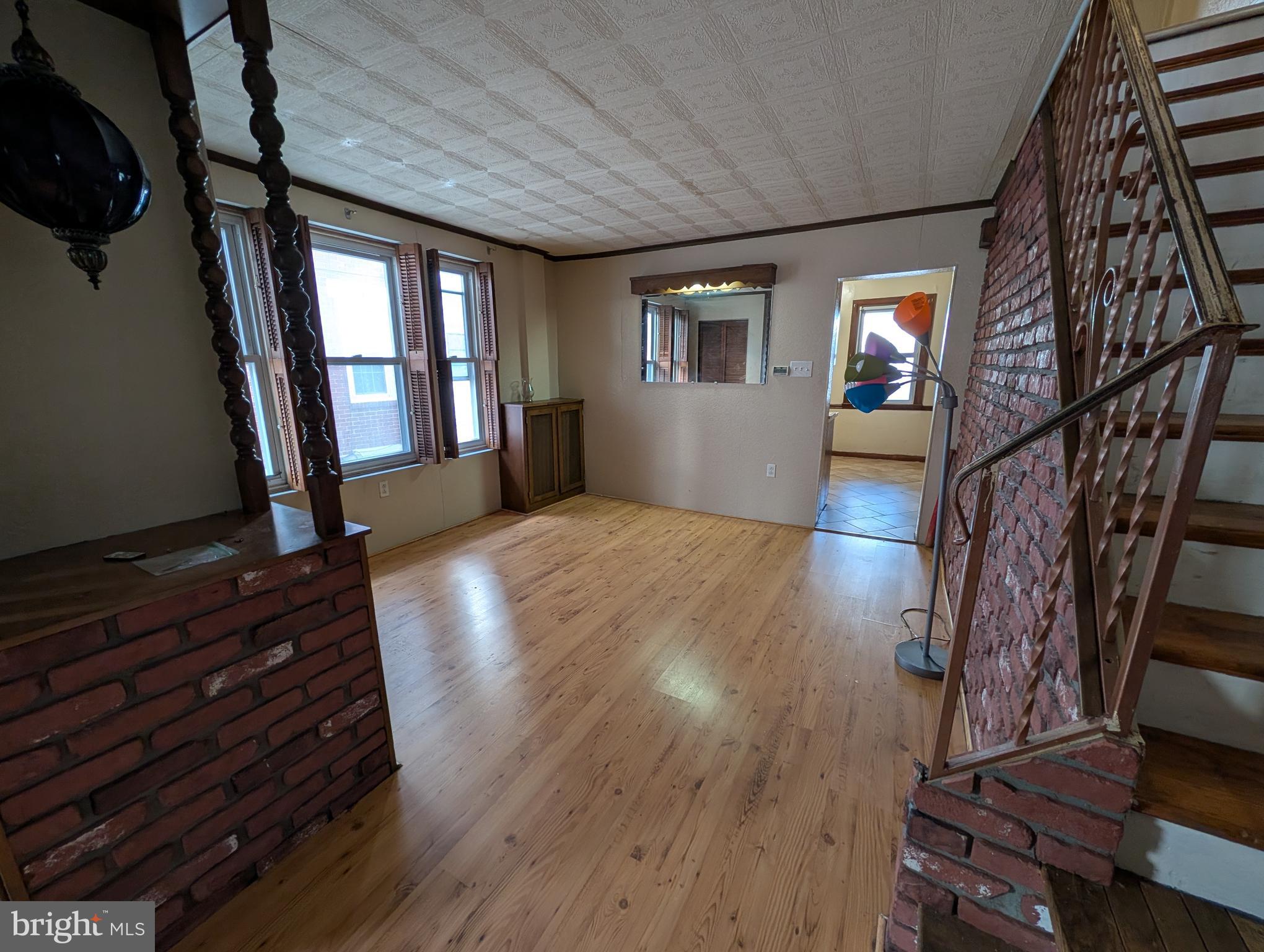 2258 NORTHMONT BOULEVARD