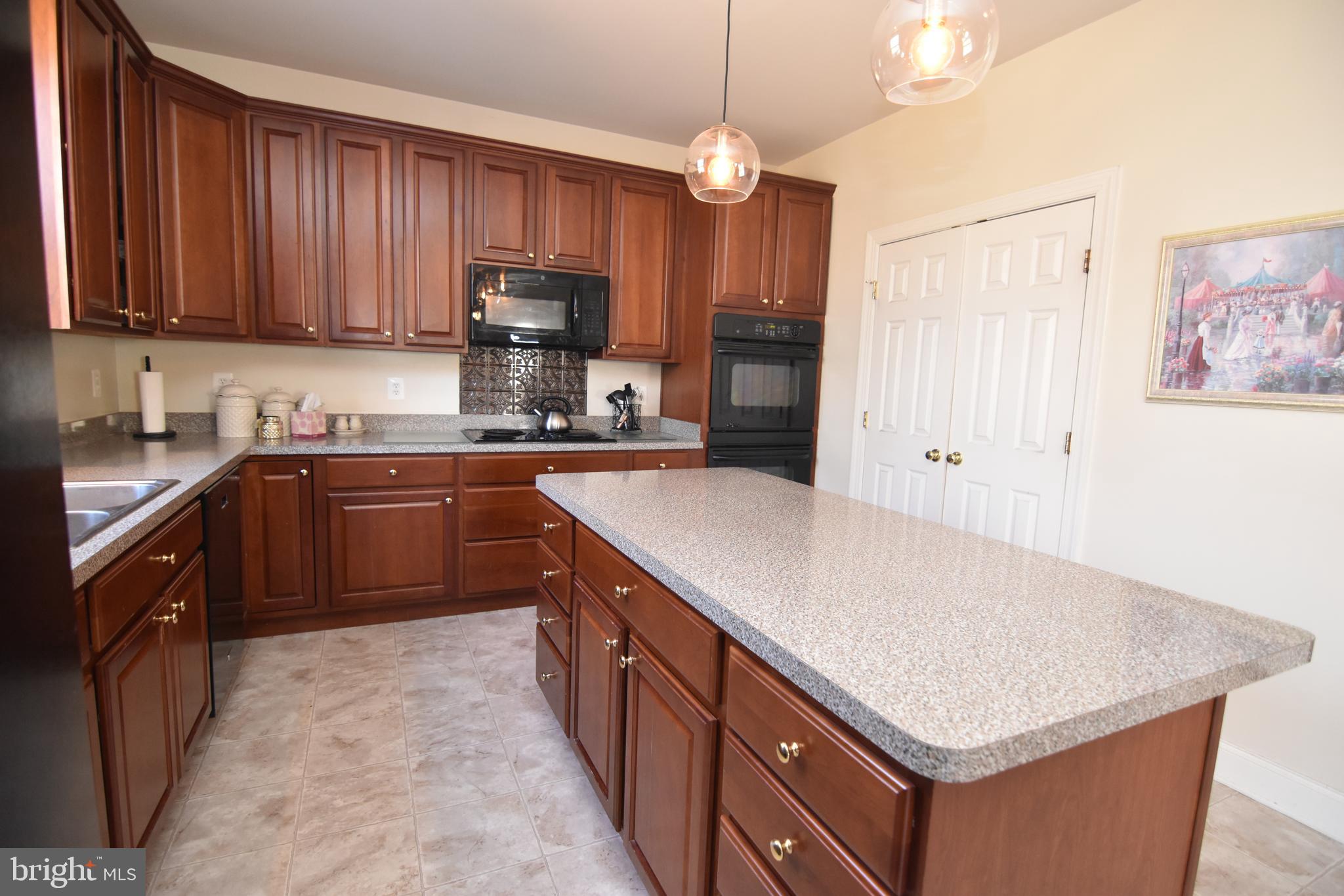 PEMBROOKE - Residential