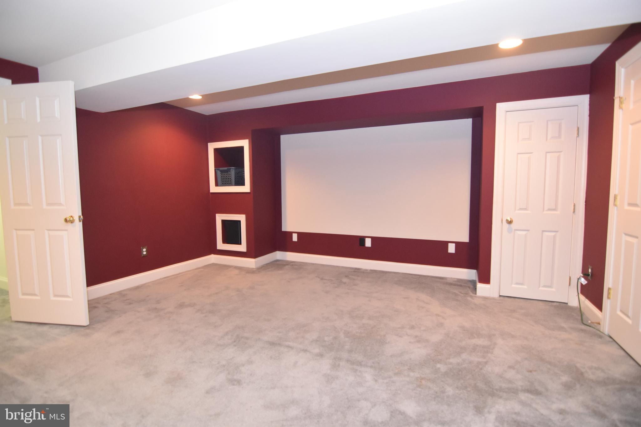 PEMBROOKE - Residential