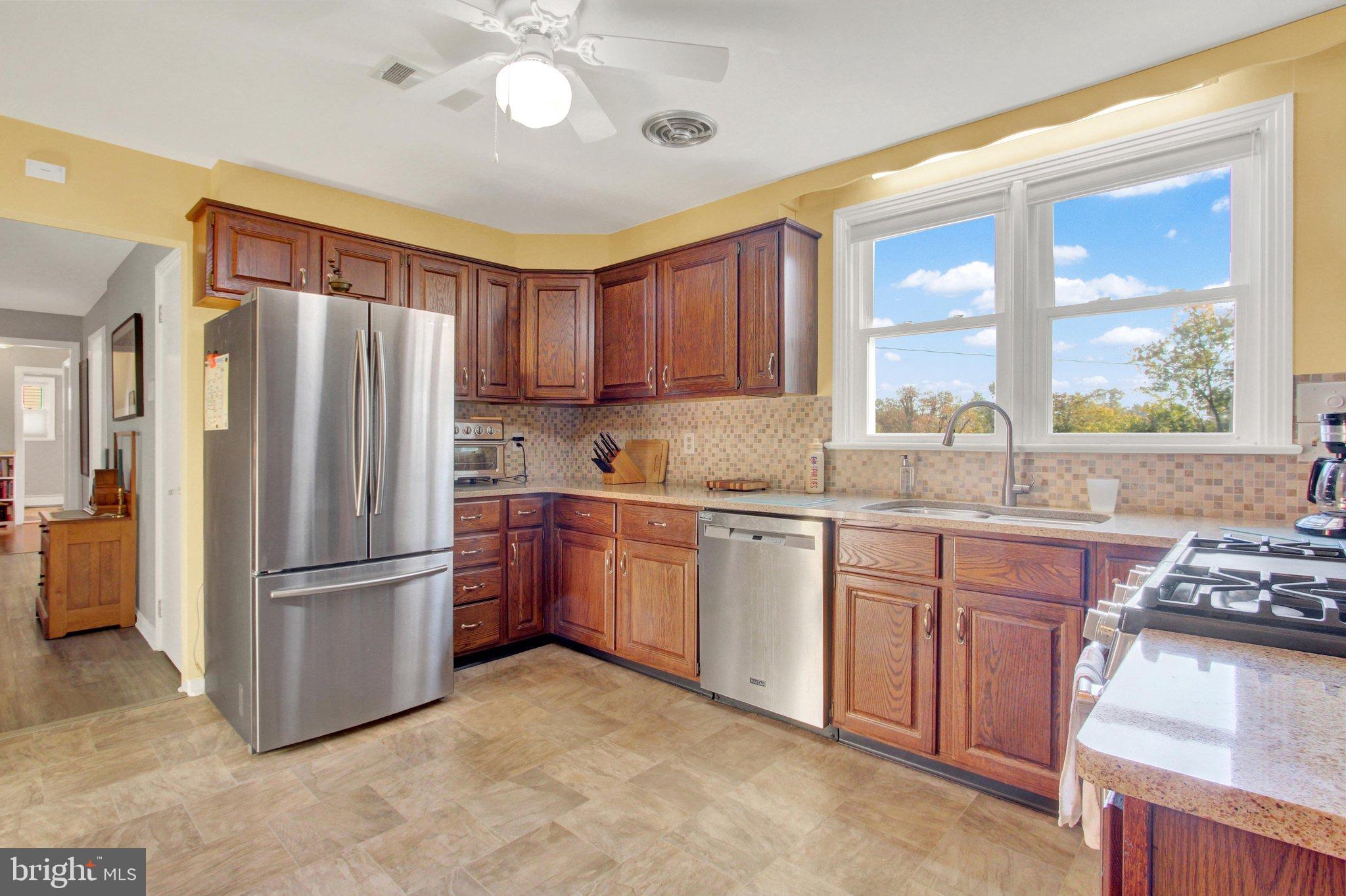40 WINDBRIAR LANE