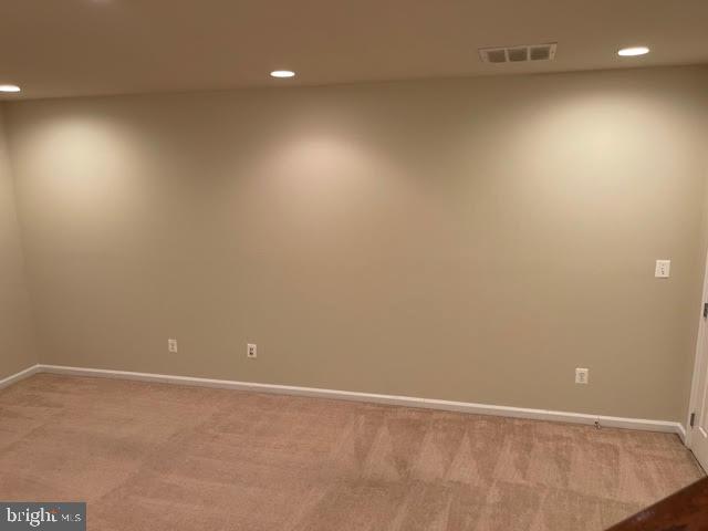 RIVER OAKS-BROOKFIELD CO - Residential Lease