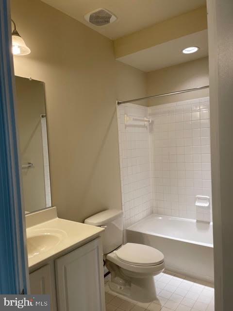 RIVER OAKS-BROOKFIELD CO - Residential Lease