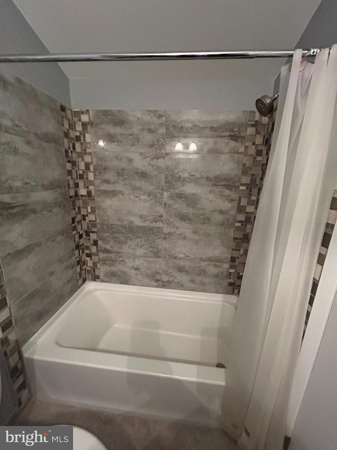 BUSTLETON - Residential Lease