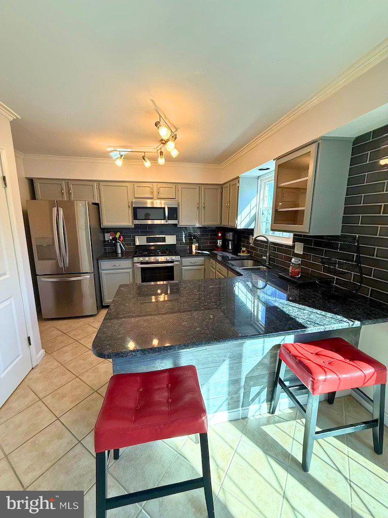 6113 SPRING KNOLL DRIVE