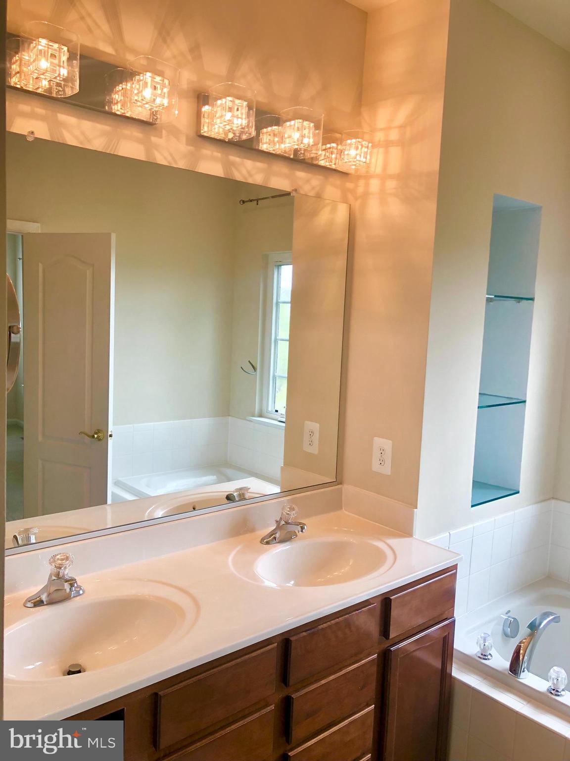 HYATTSVILLE - Residential Lease