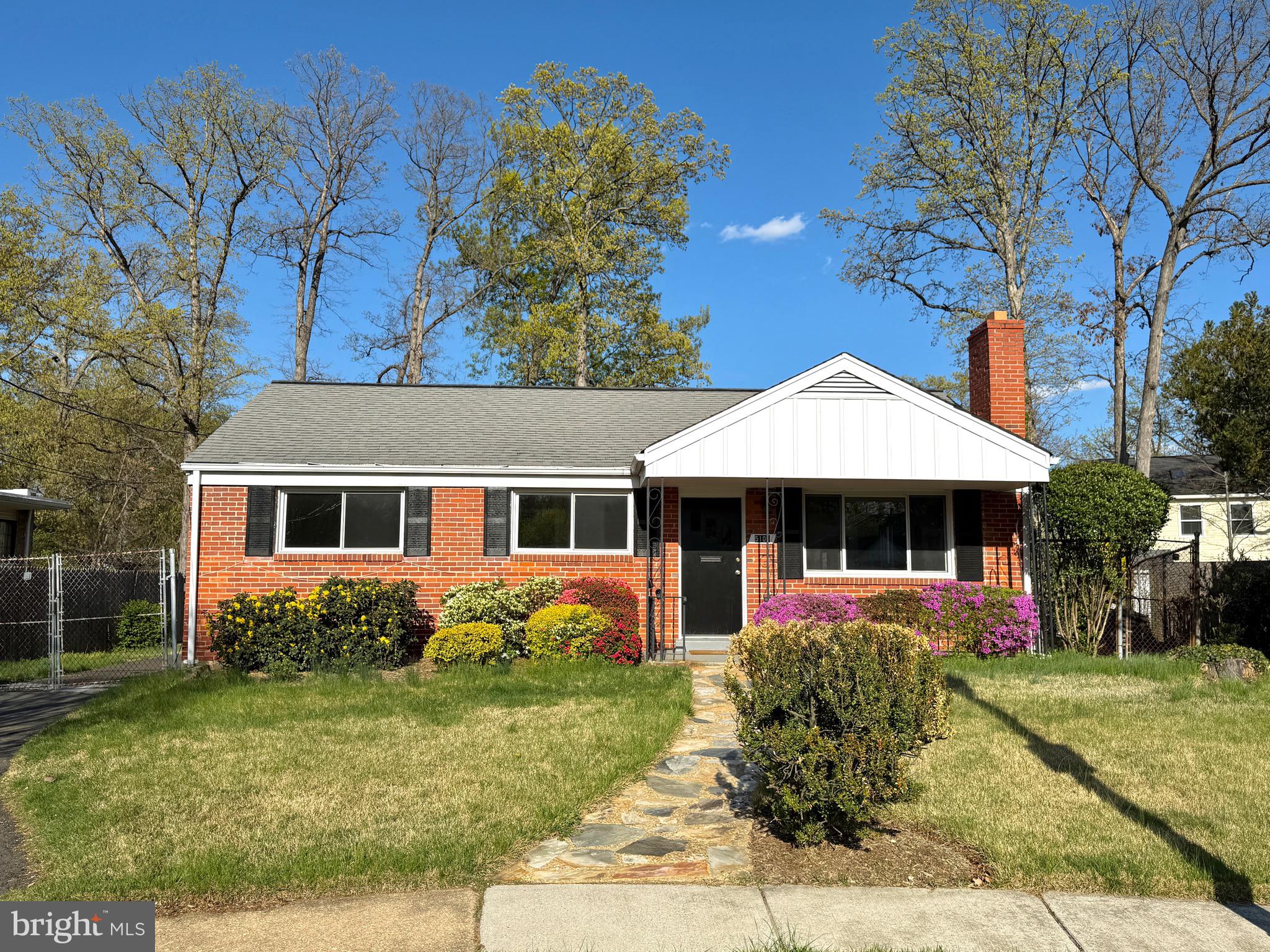 COLUMBIA FOREST - Residential Lease