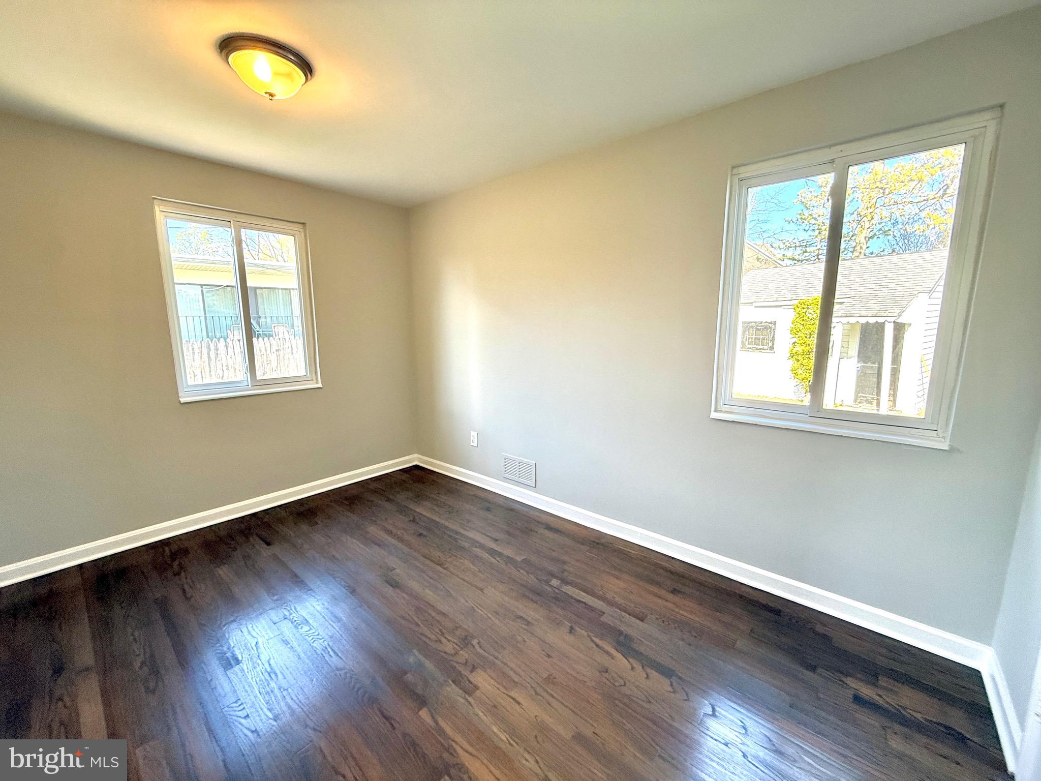 COLUMBIA FOREST - Residential Lease