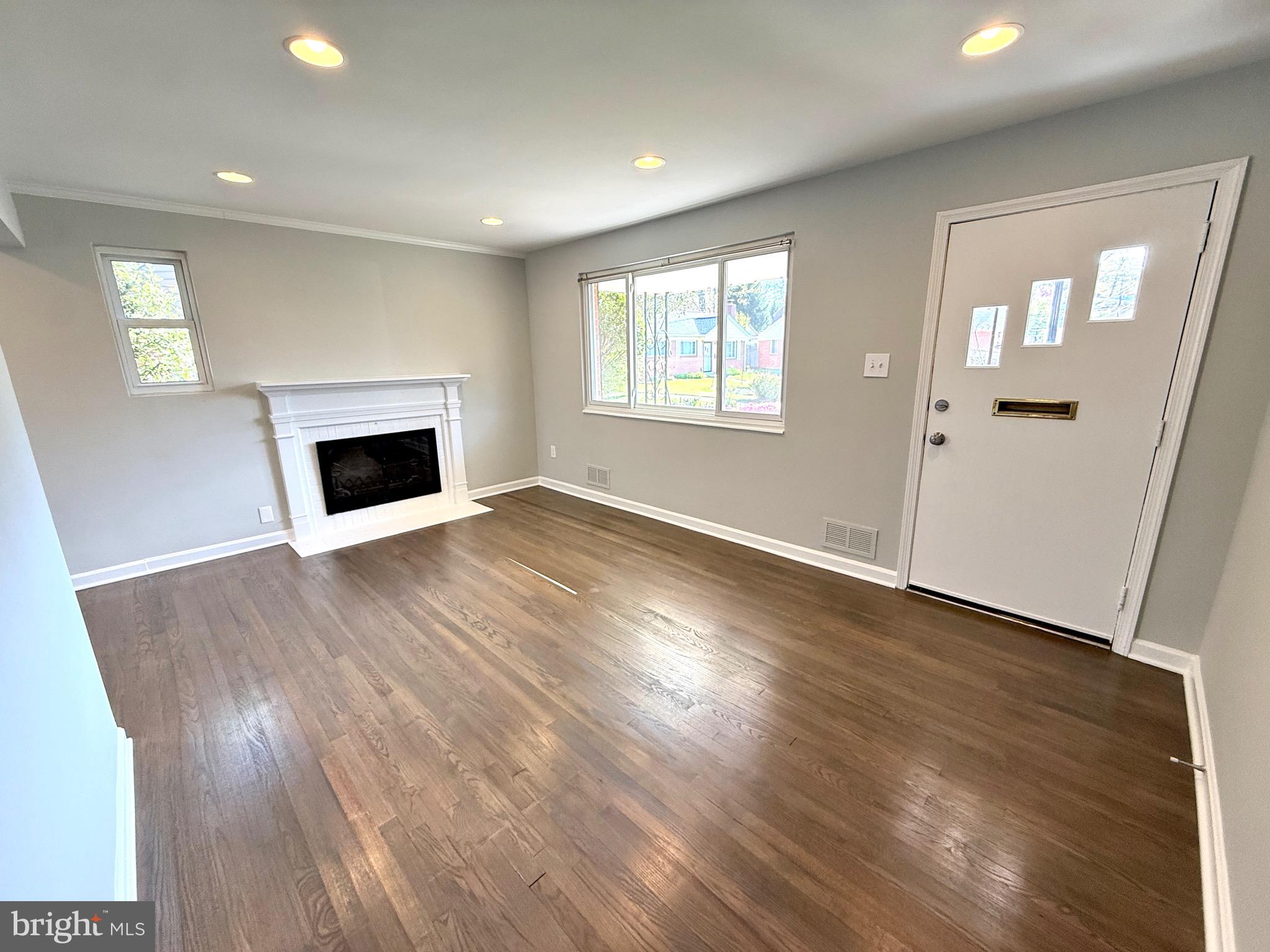 COLUMBIA FOREST - Residential Lease