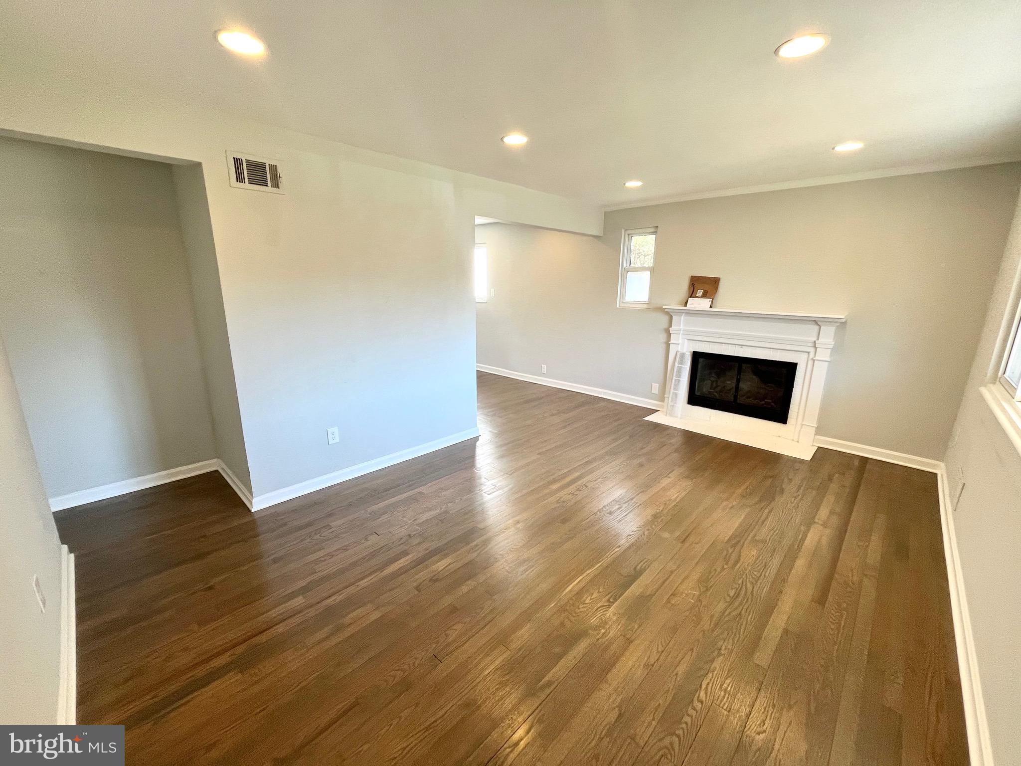 COLUMBIA FOREST - Residential Lease