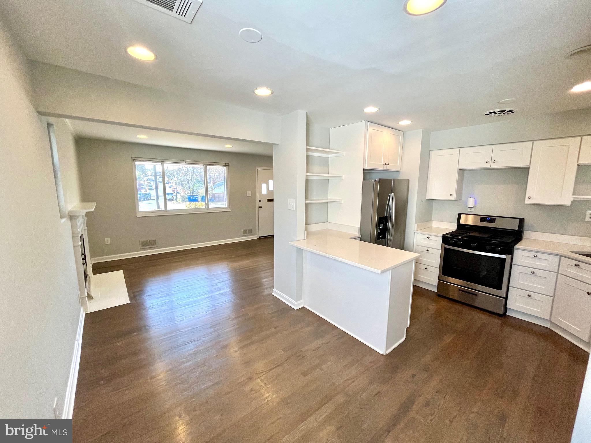 COLUMBIA FOREST - Residential Lease