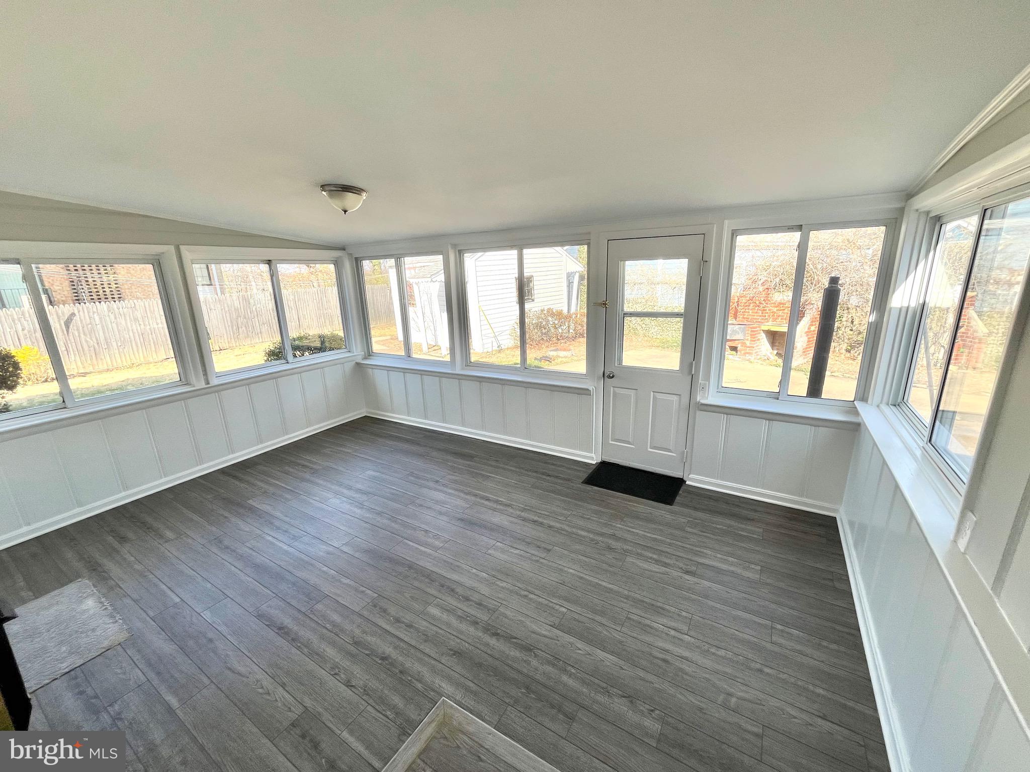 COLUMBIA FOREST - Residential Lease