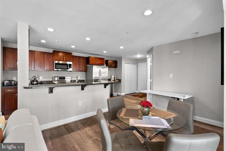 LAKE POINTE CONDOMINIUMS - Residential Lease