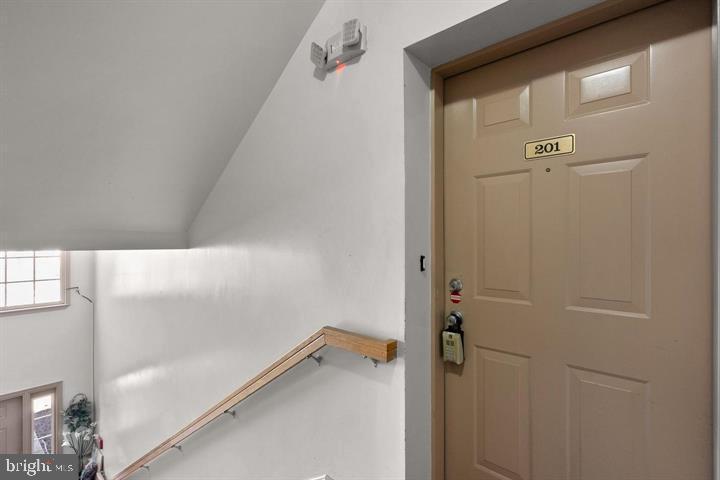 LAKE POINTE CONDOMINIUMS - Residential Lease