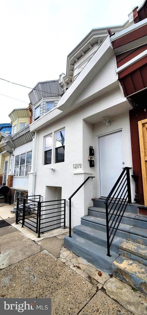 Condo For Rent - 1219 W Silver Street #1<br/> PHILADELPHIA, PA 19133